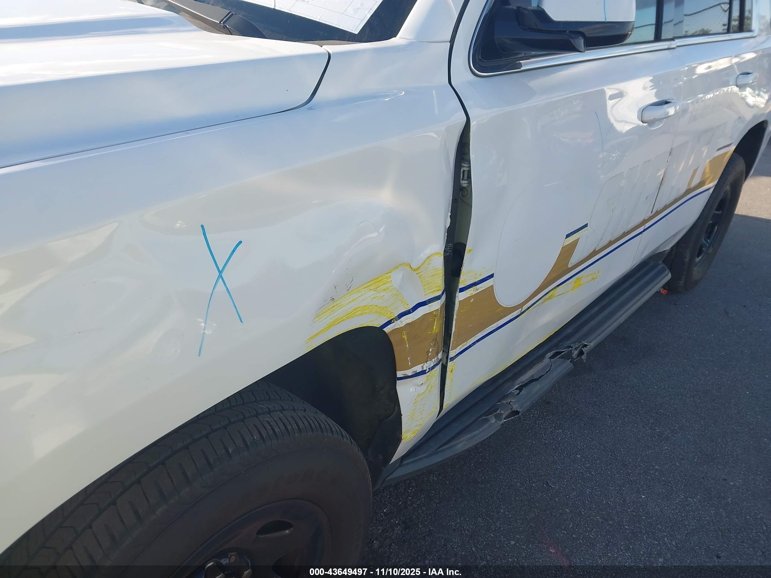 CHEVROLET TAHOE image 6