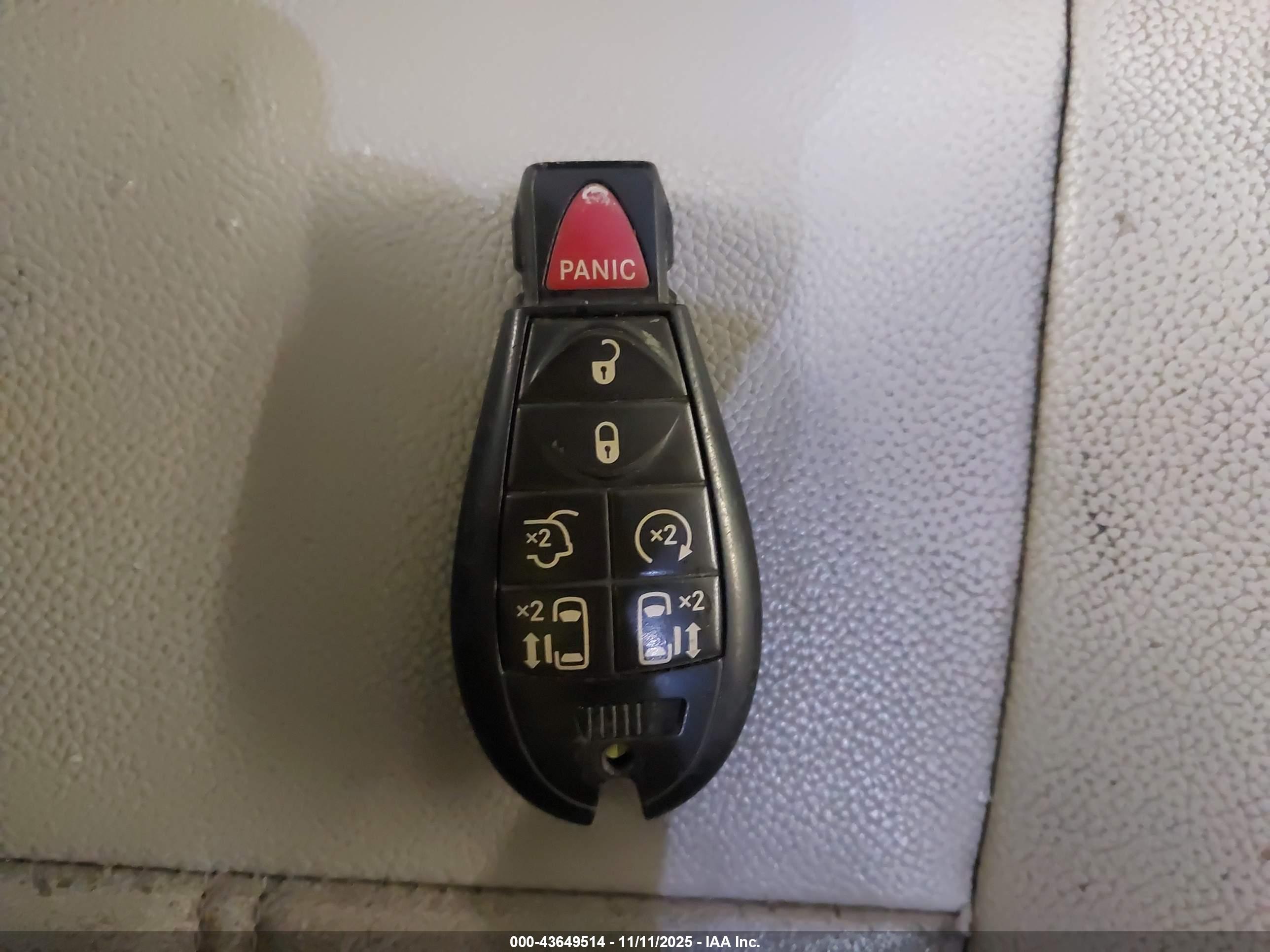 CHRYSLER TOWN image 11