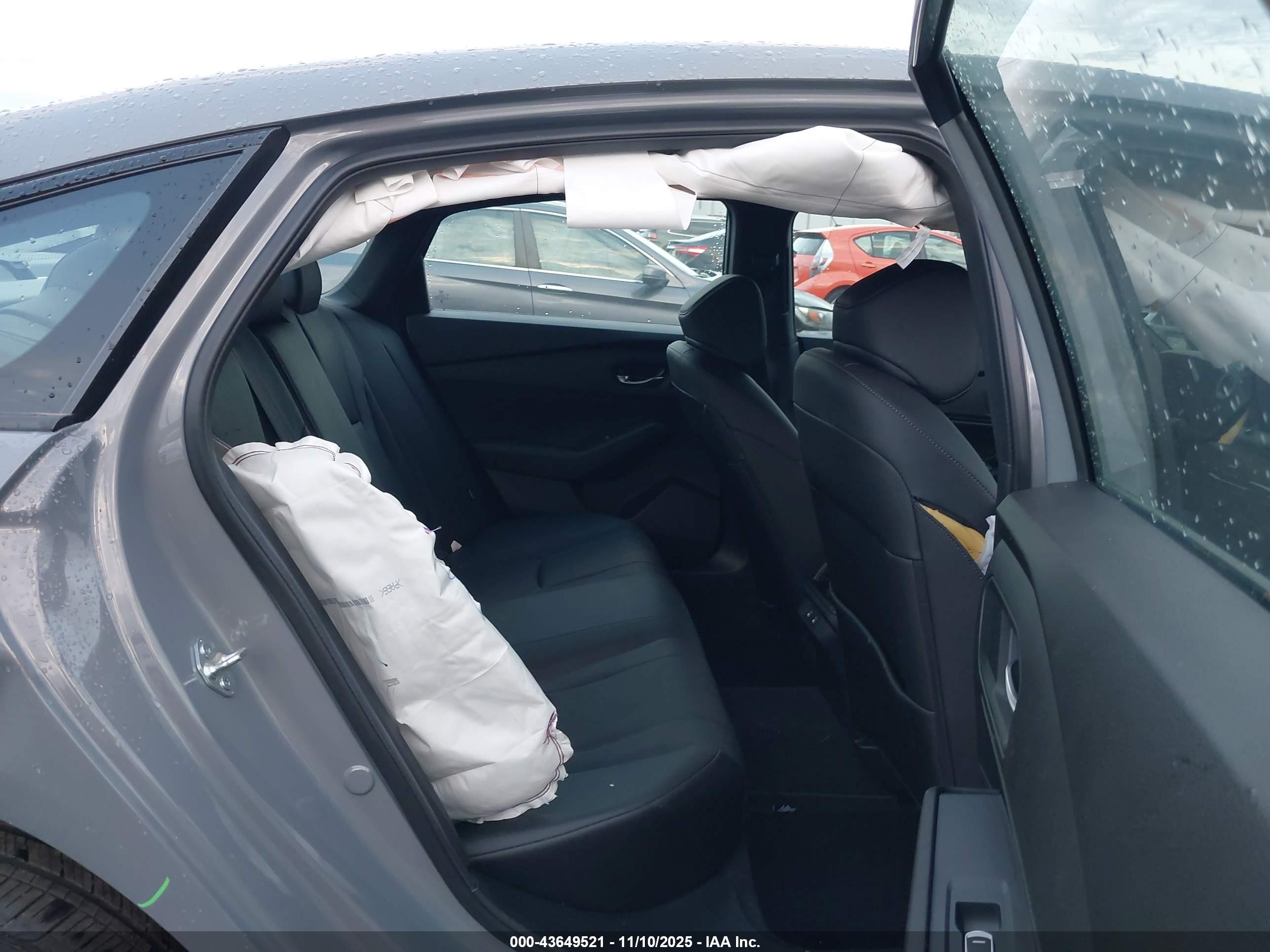 HONDA ACCORD image 8