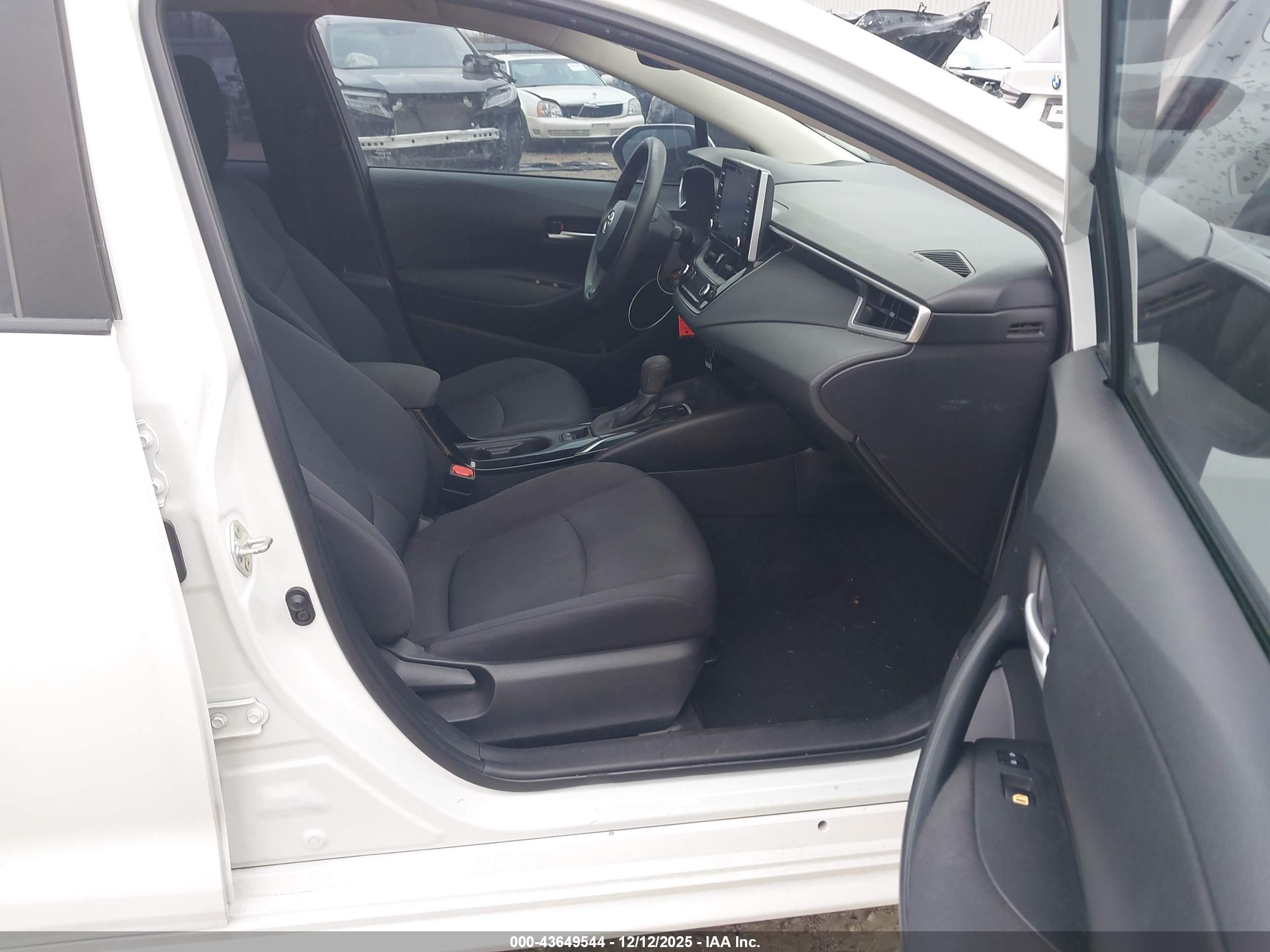 TOYOTA COROLLA image 5
