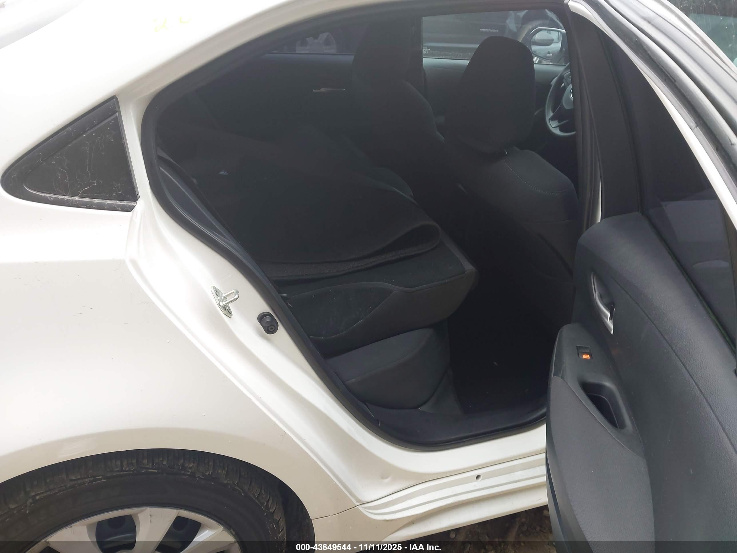 TOYOTA COROLLA image 8