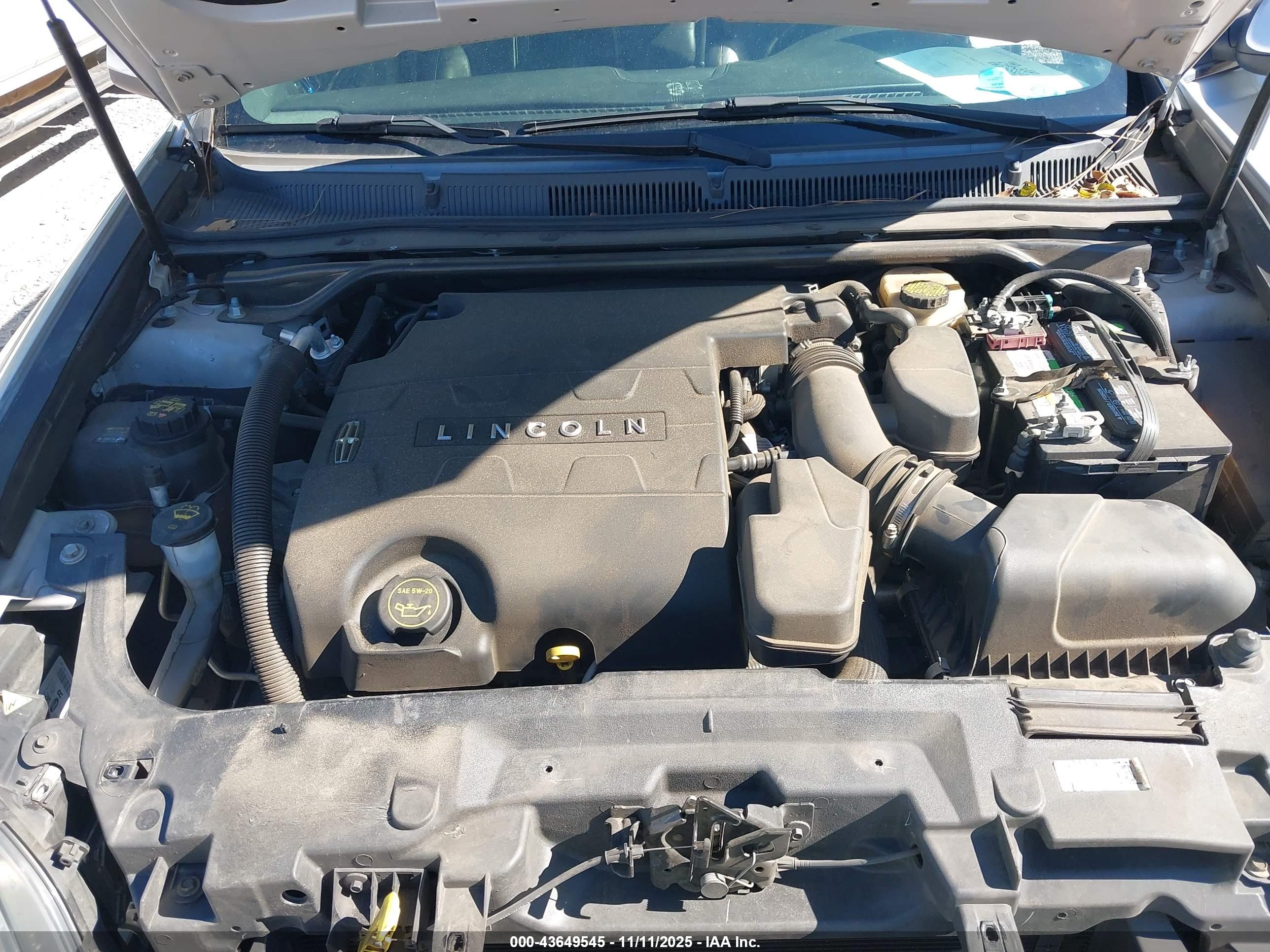 LINCOLN MKS image 10
