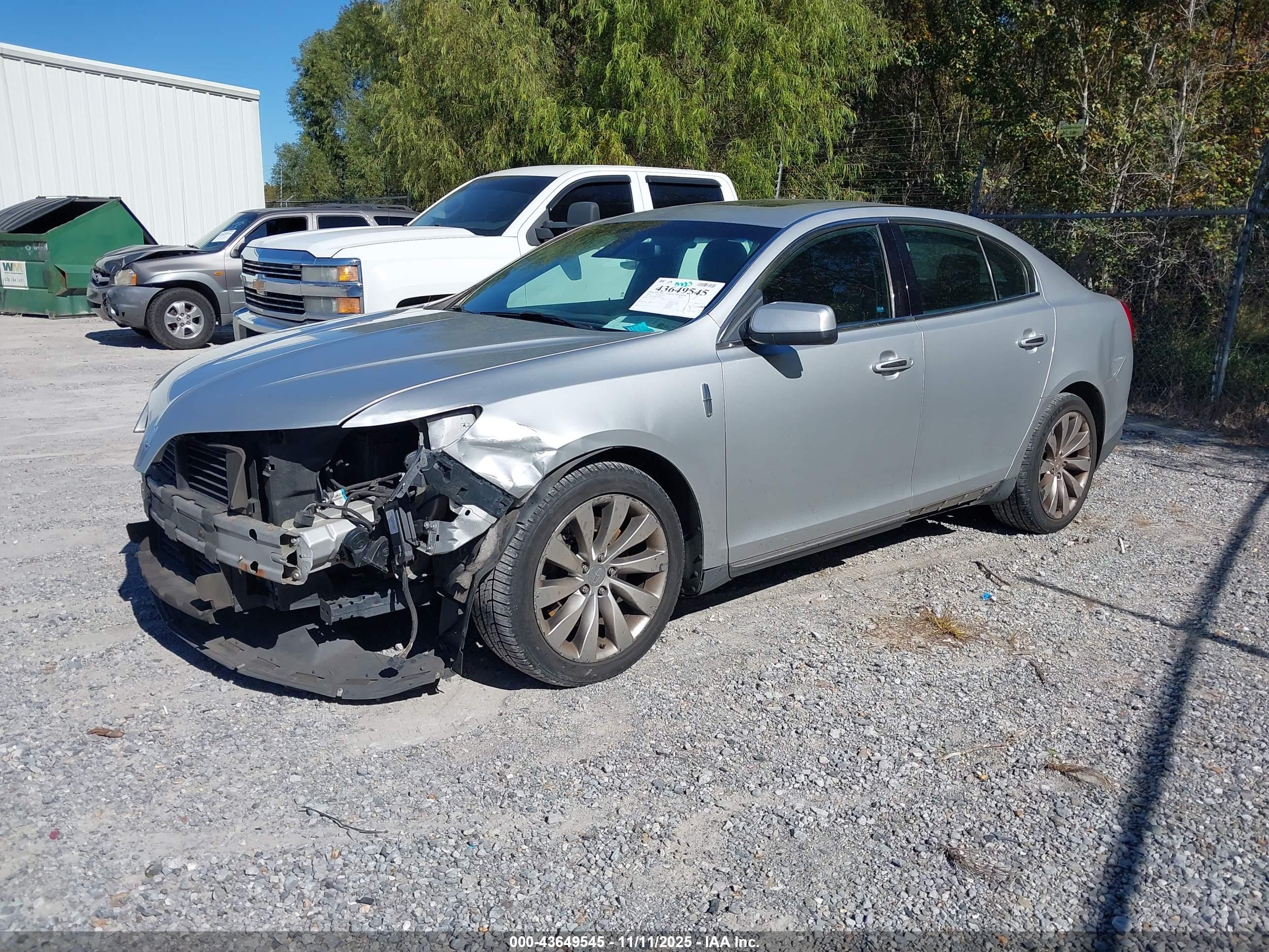 LINCOLN MKS image 2