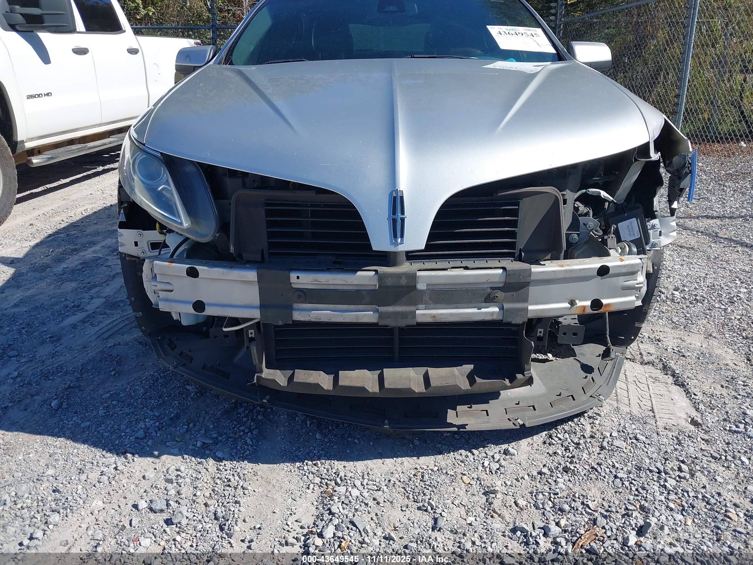 LINCOLN MKS image 6