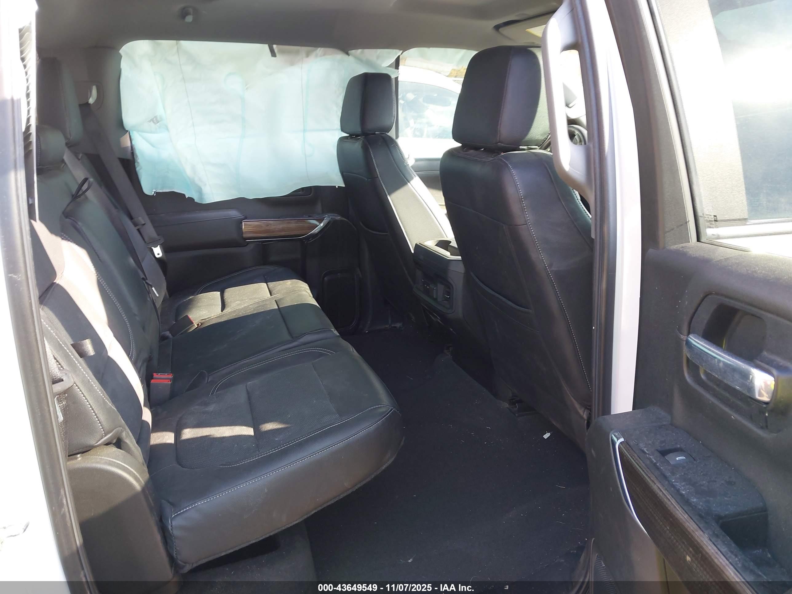 CHEVROLET SILVERADO image 8