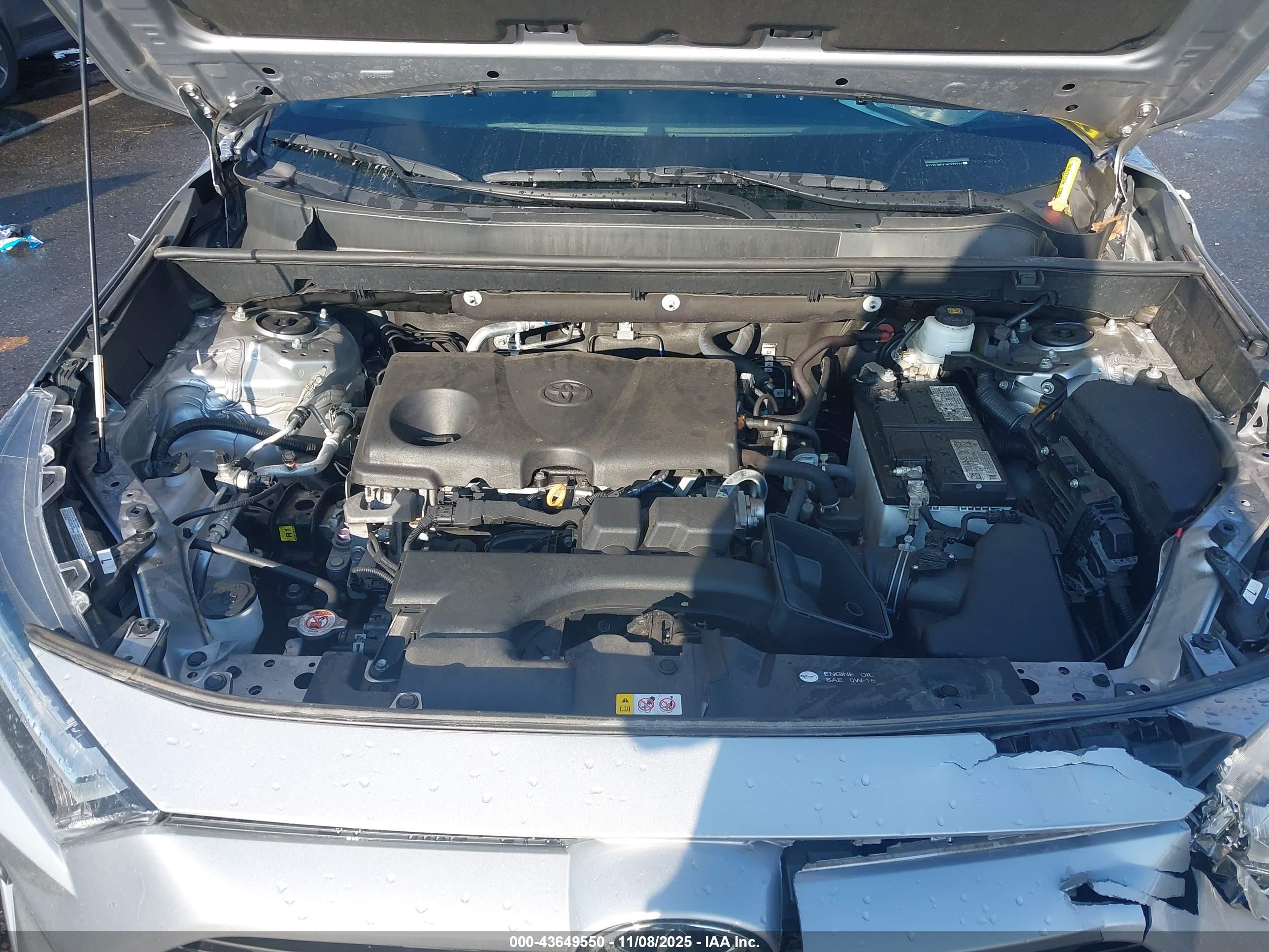 TOYOTA RAV4 image 10