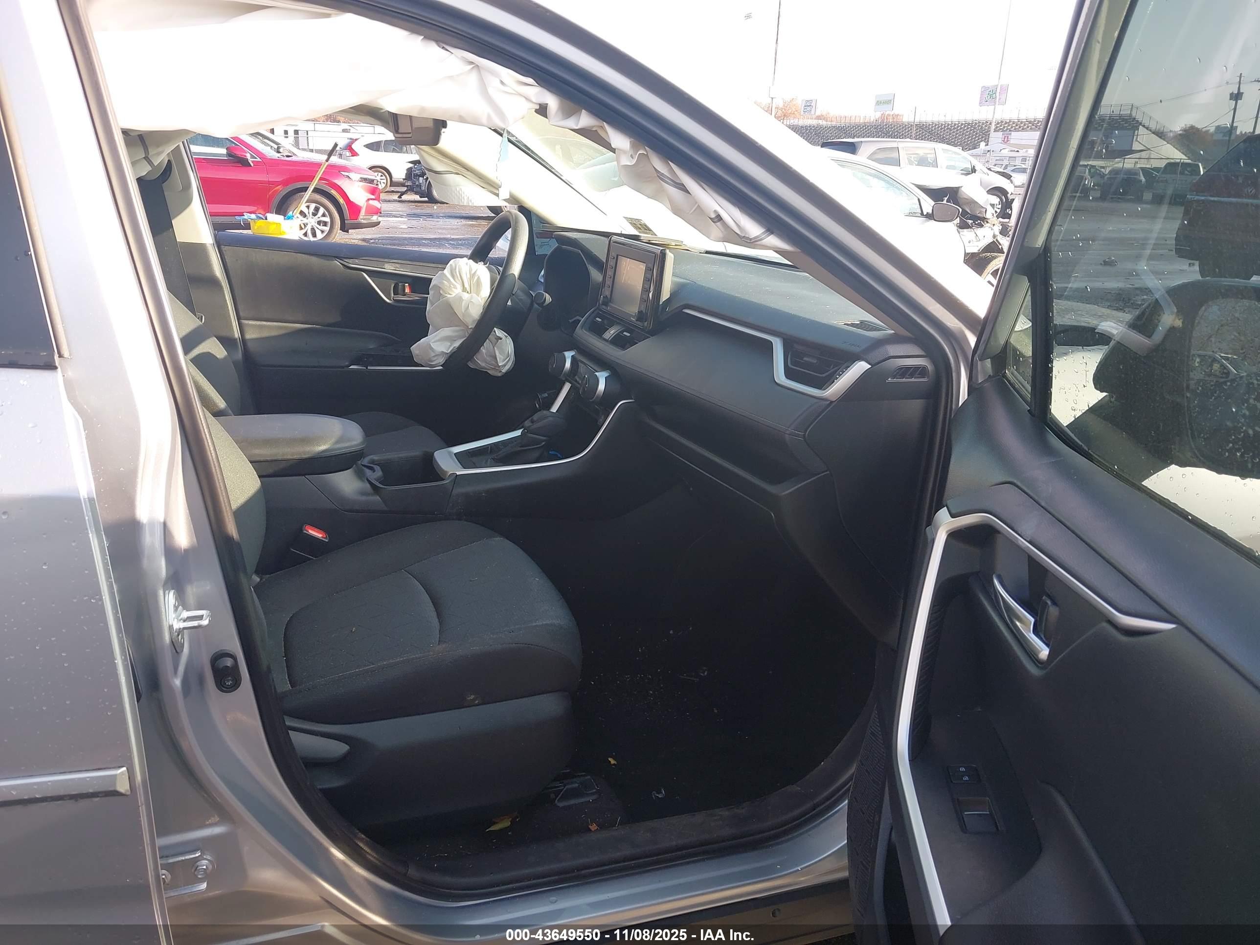 TOYOTA RAV4 image 5