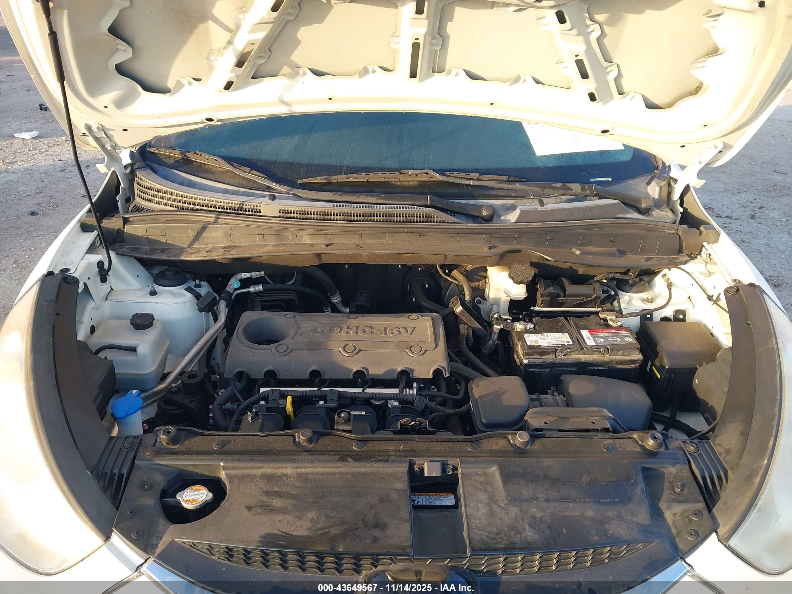 HYUNDAI TUCSON image 10