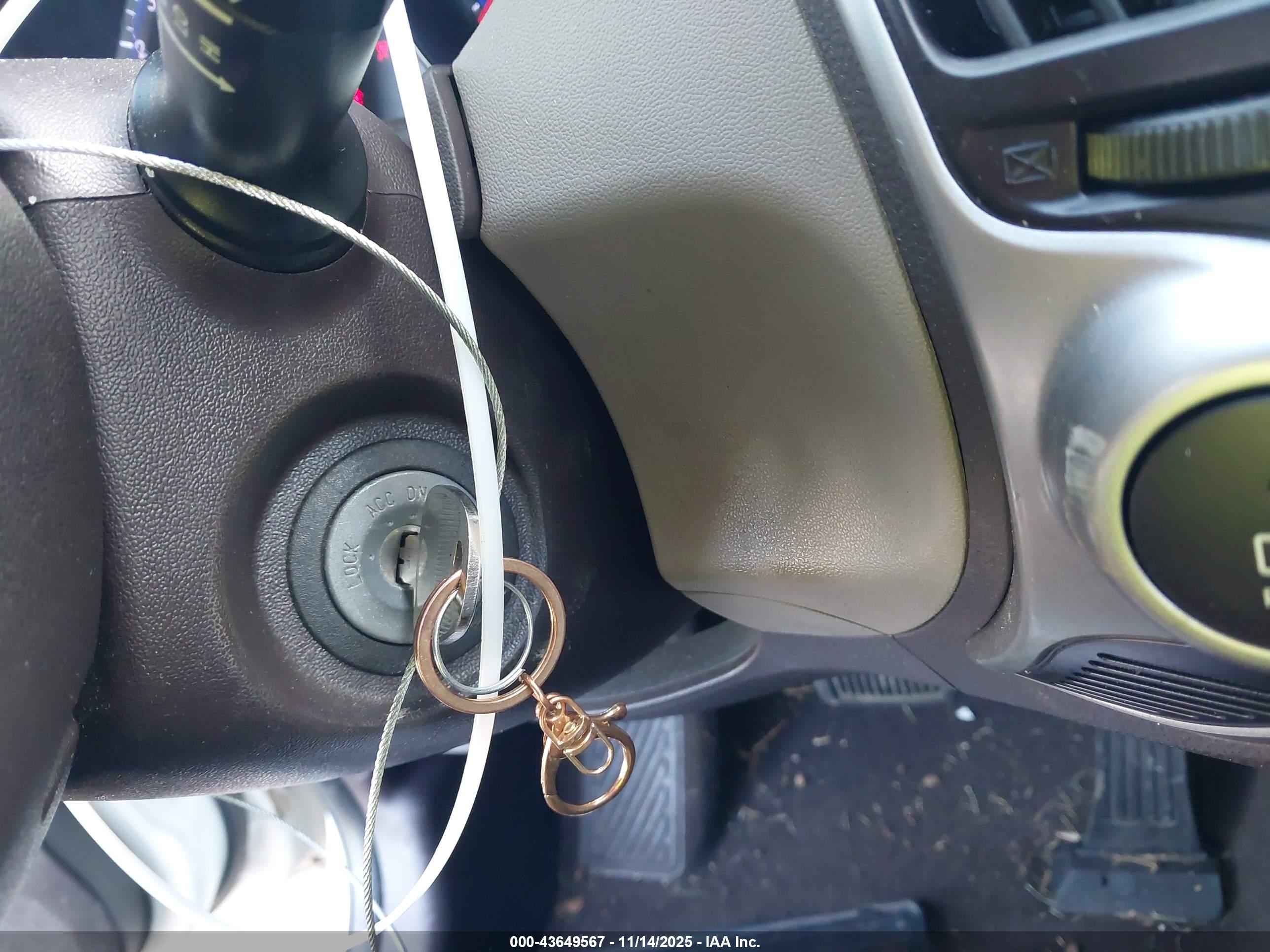 HYUNDAI TUCSON image 11
