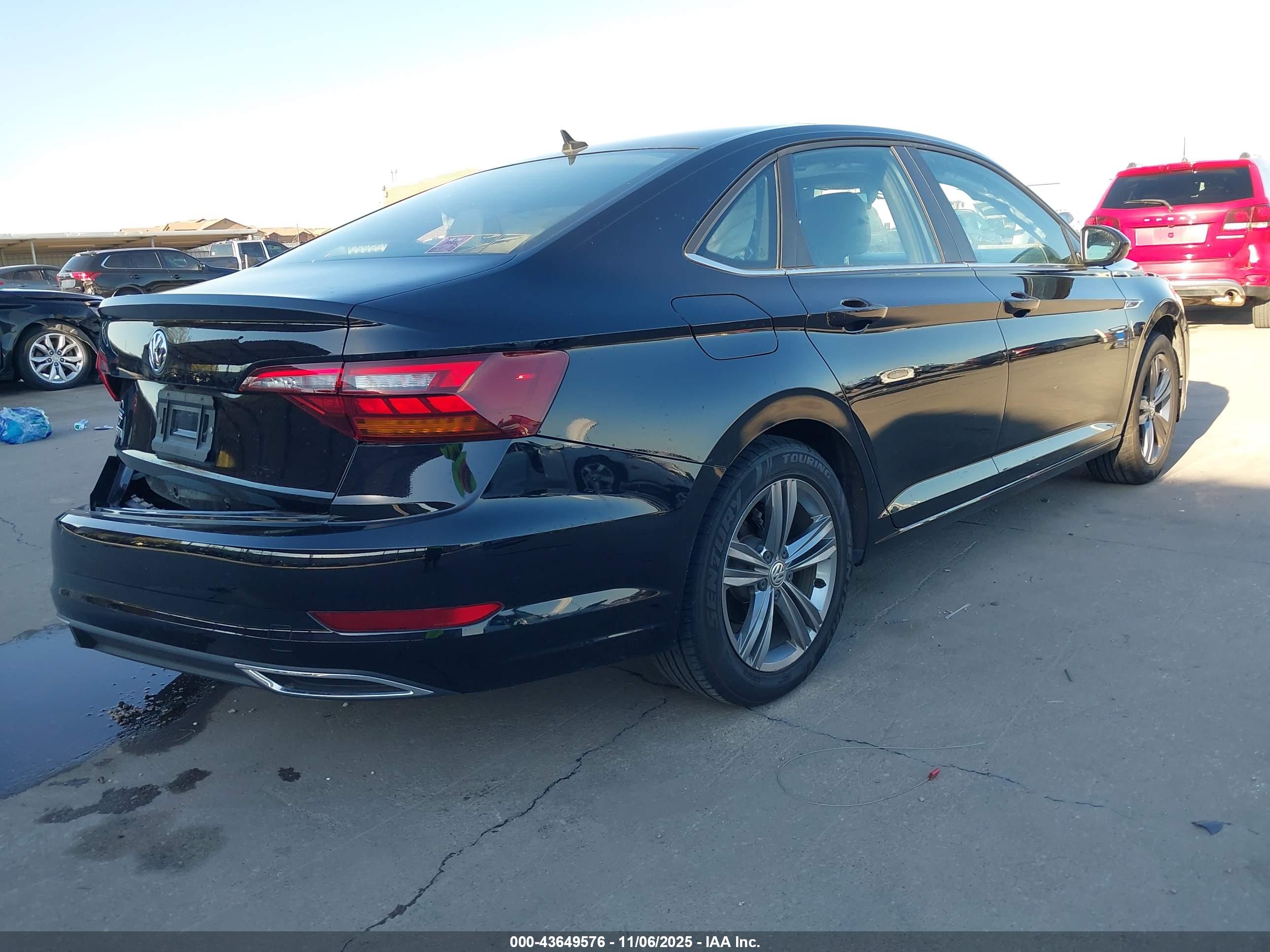 VOLKSWAGEN JETTA image 4