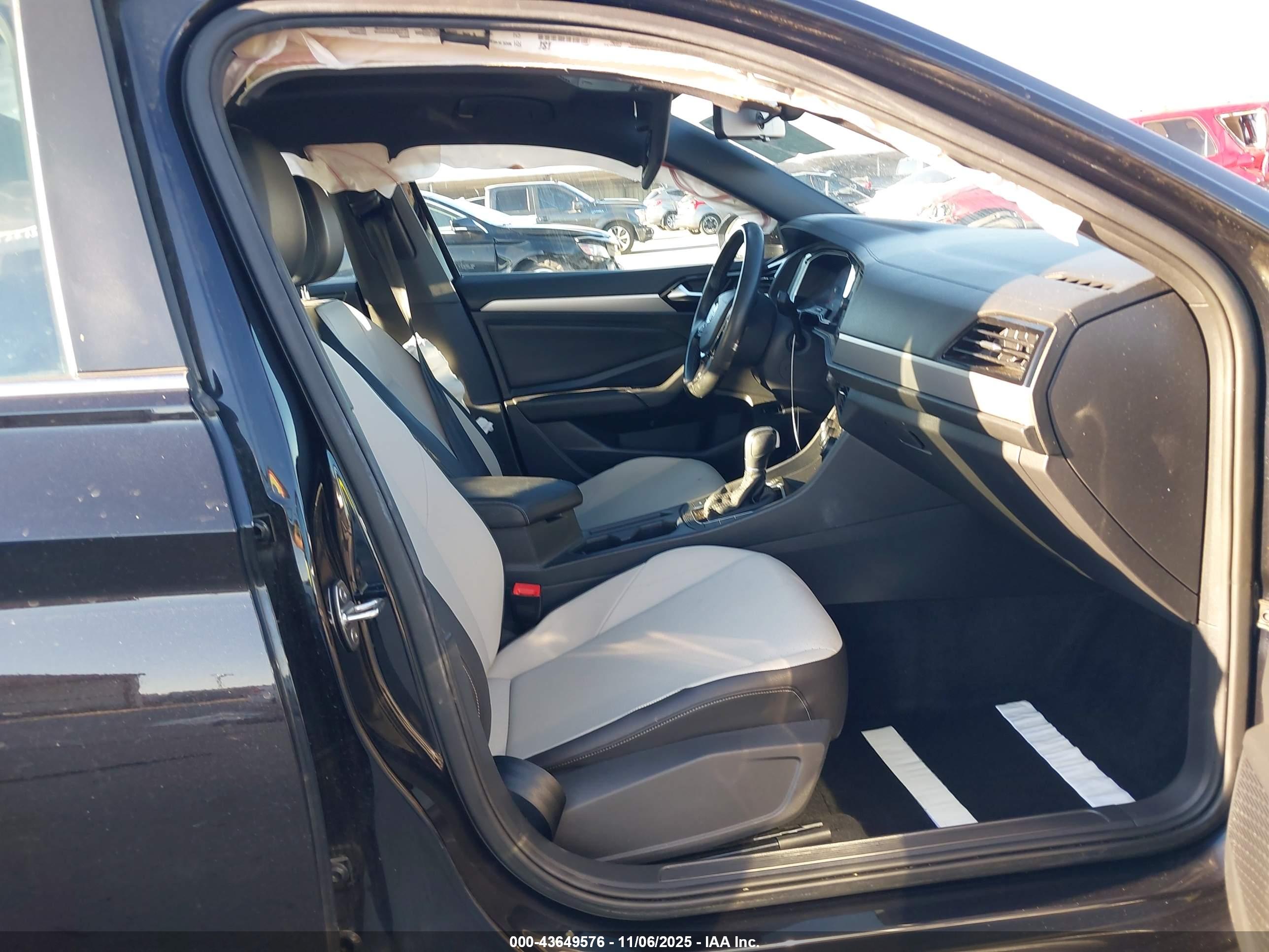VOLKSWAGEN JETTA image 5