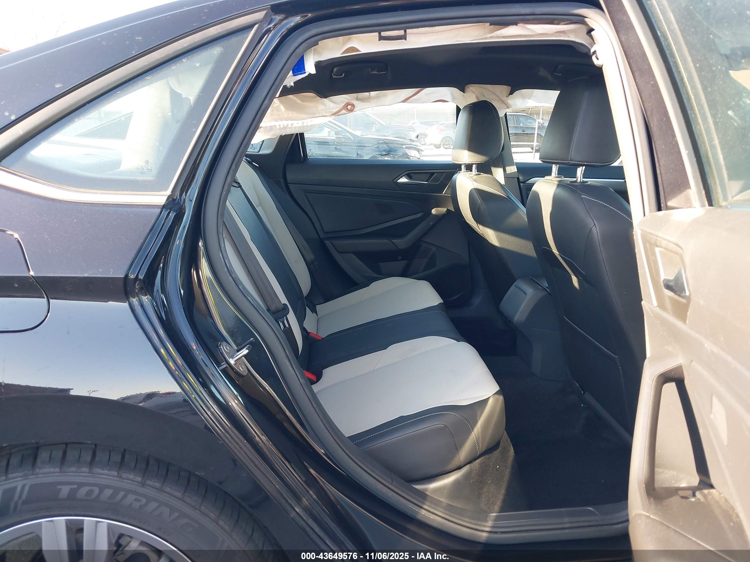 VOLKSWAGEN JETTA image 8