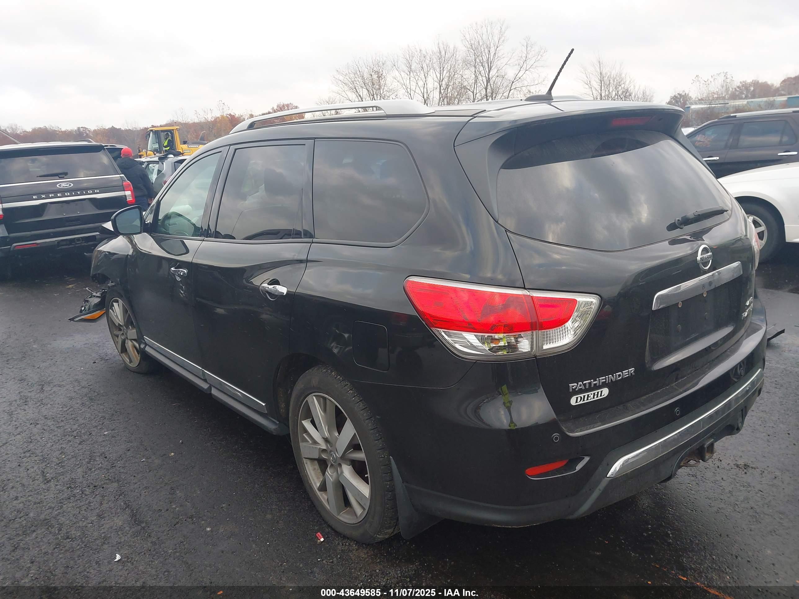 NISSAN PATHFINDER image 3