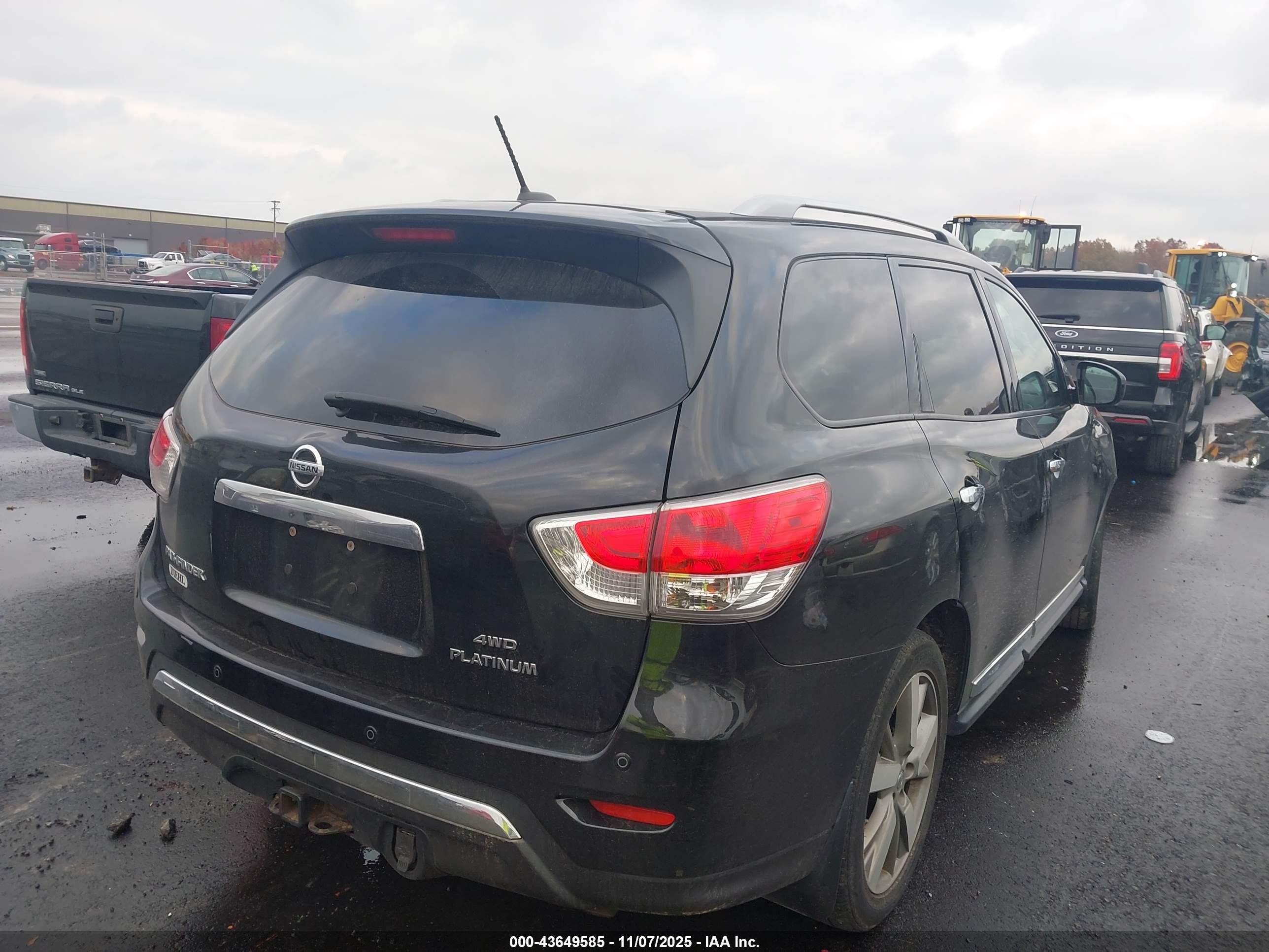 NISSAN PATHFINDER image 4