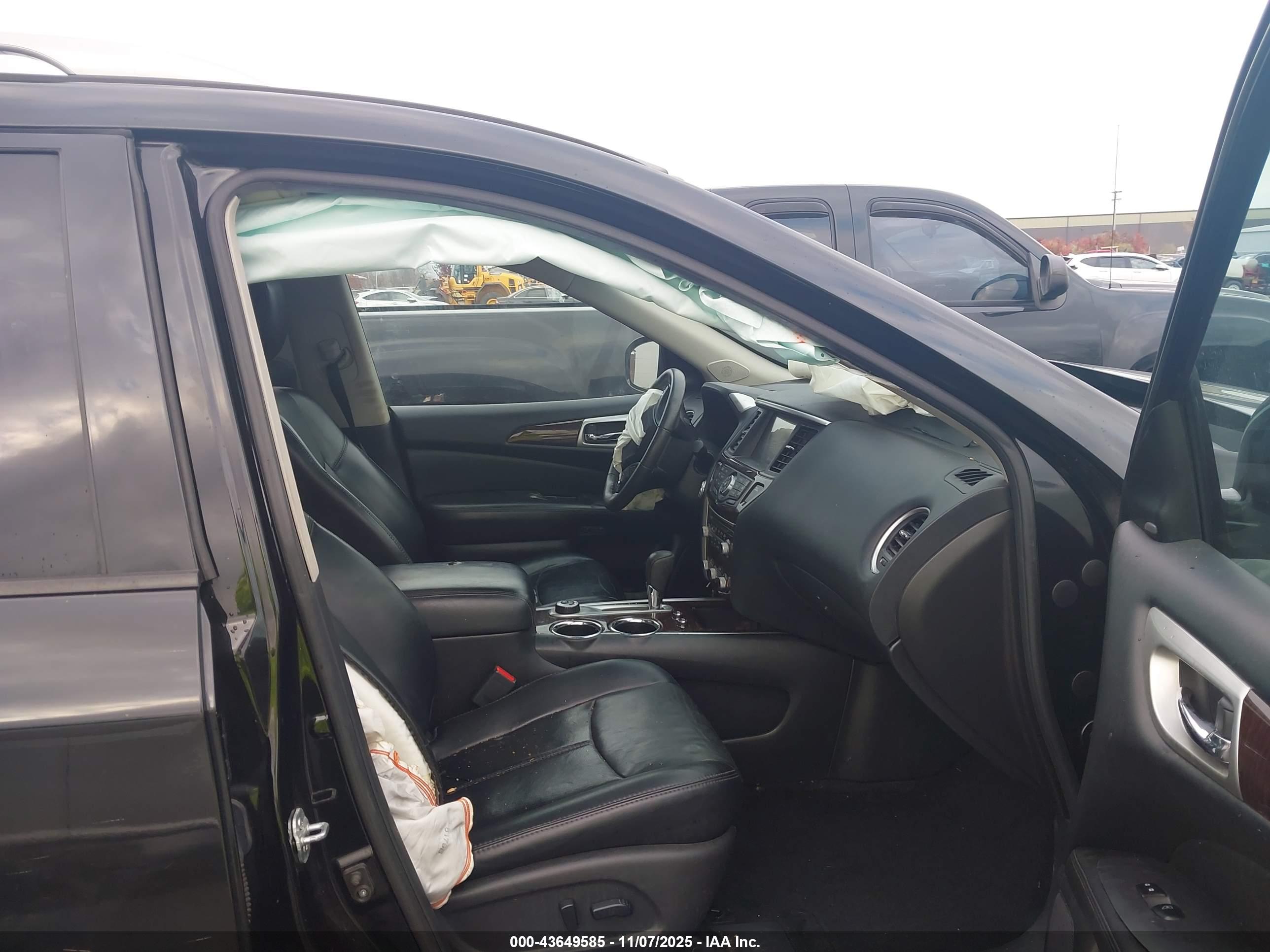 NISSAN PATHFINDER image 5