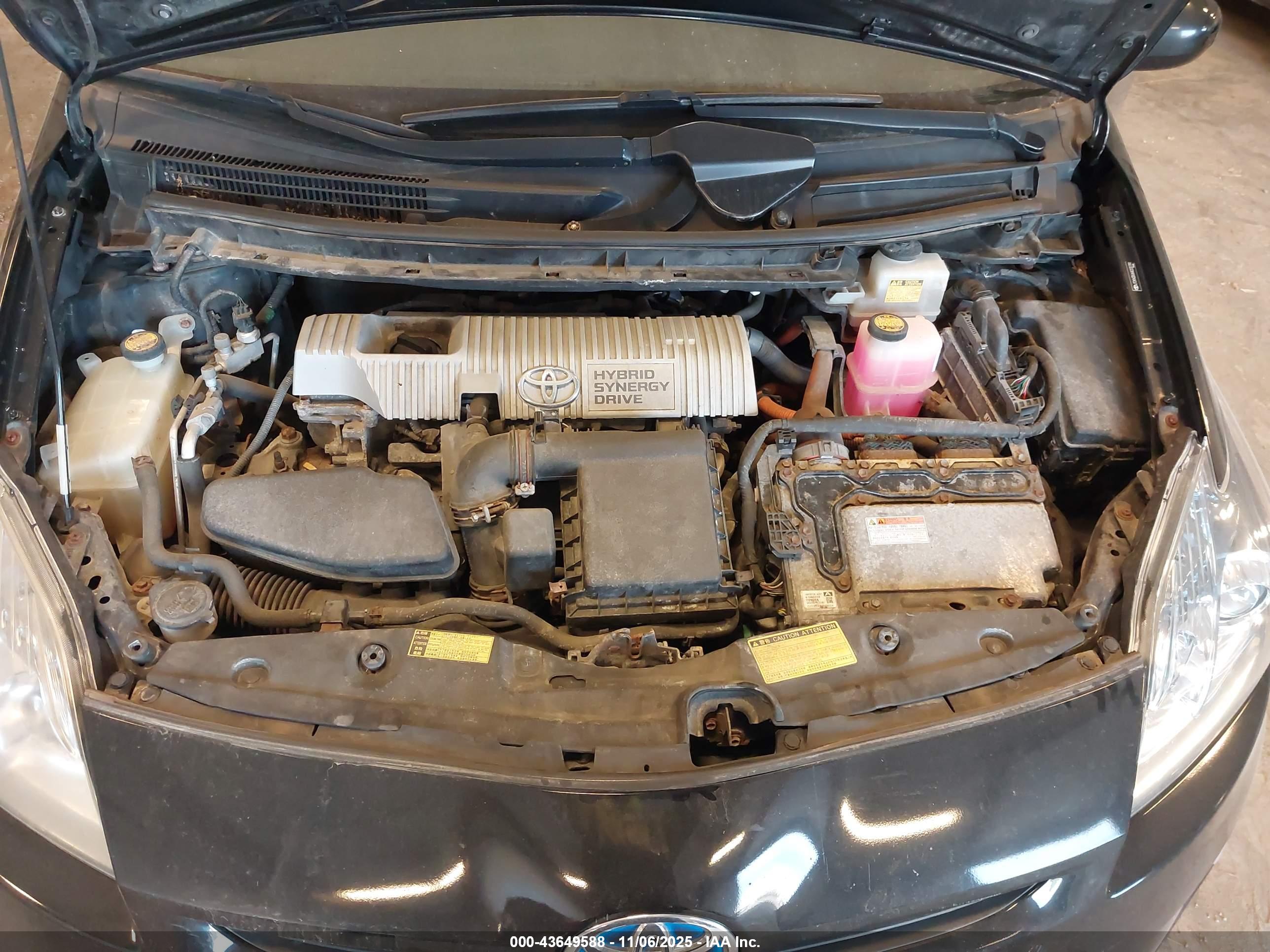 TOYOTA PRIUS image 10