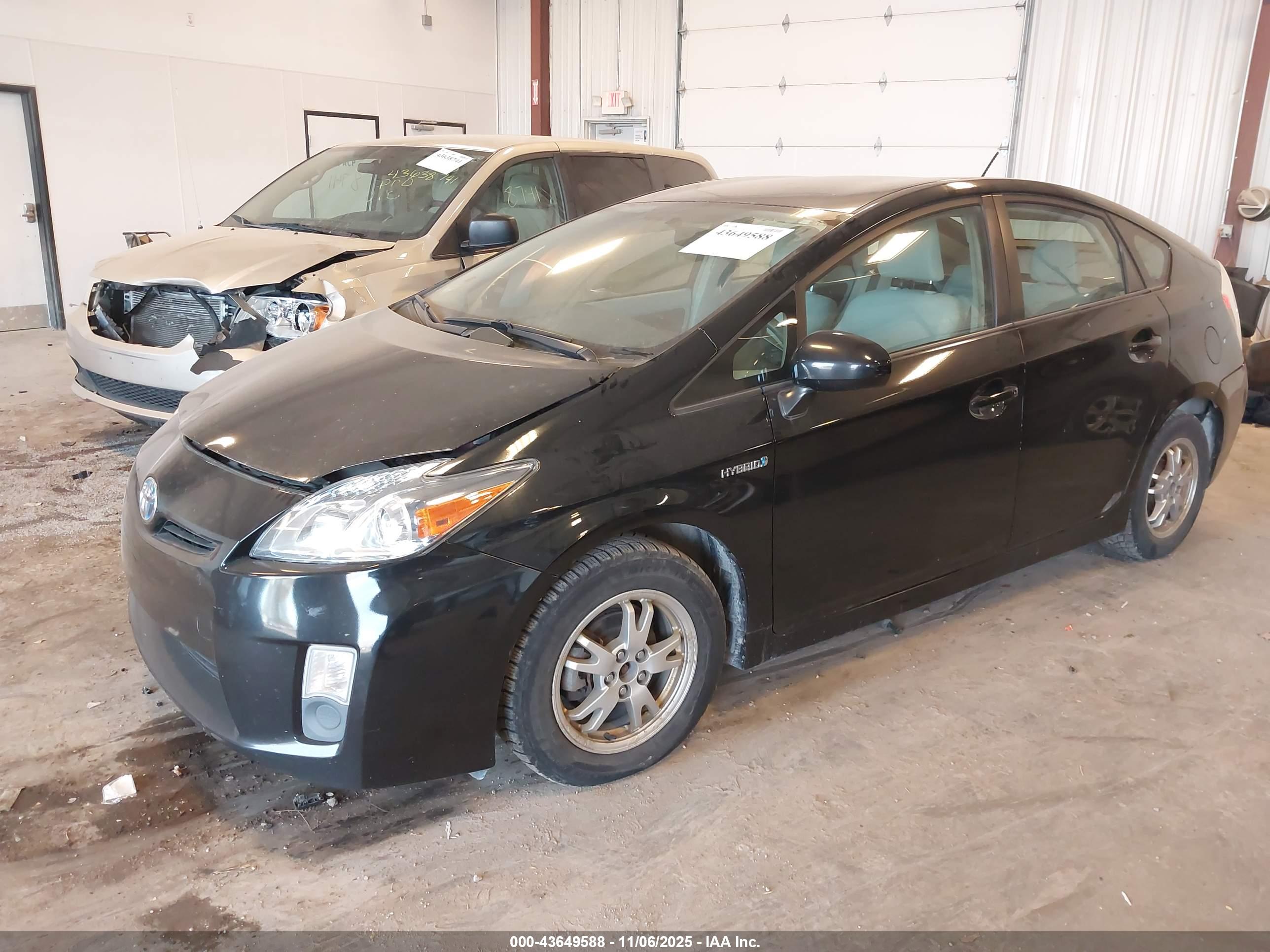 TOYOTA PRIUS image 2