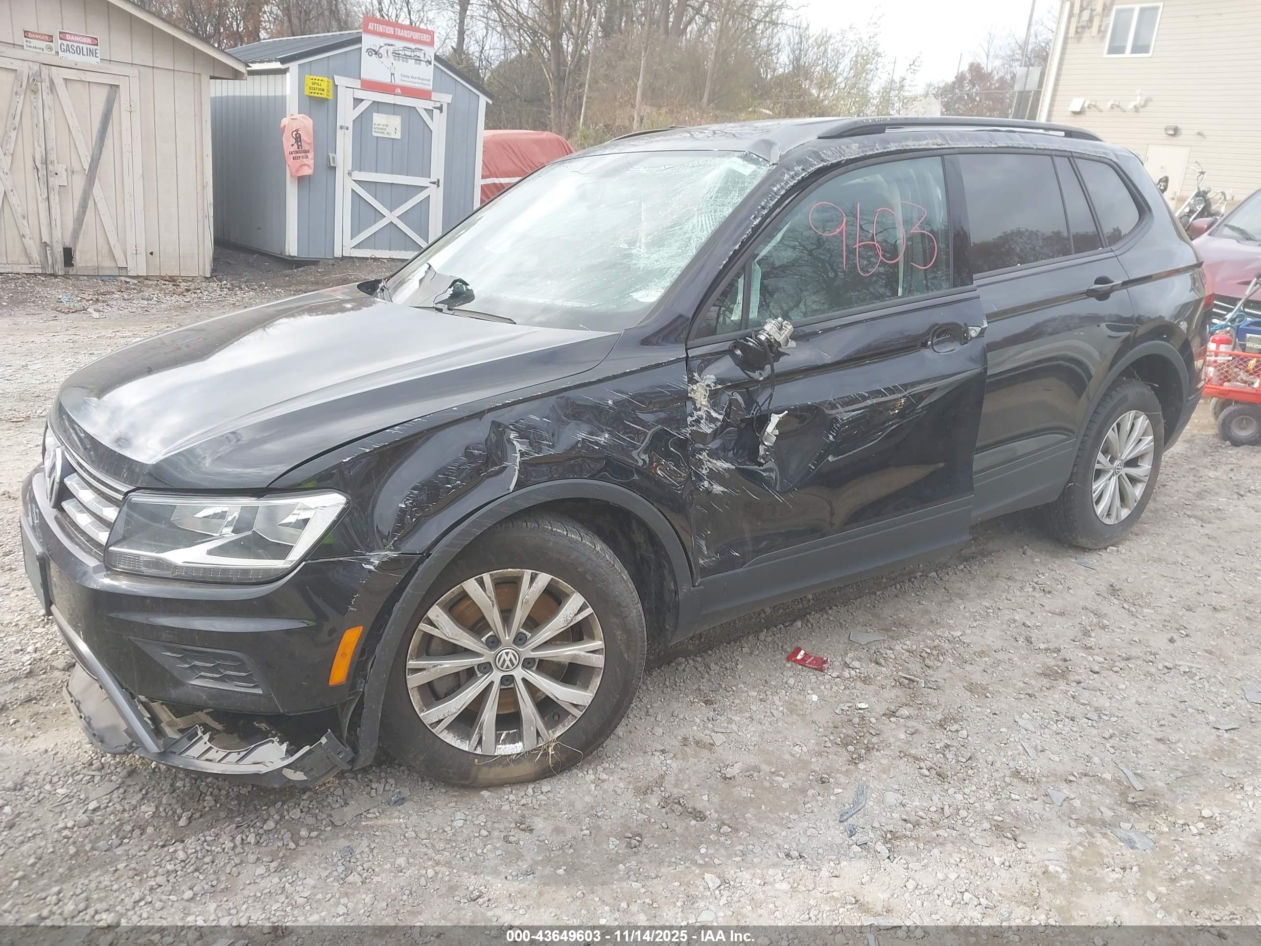 VOLKSWAGEN TIGUAN image 2