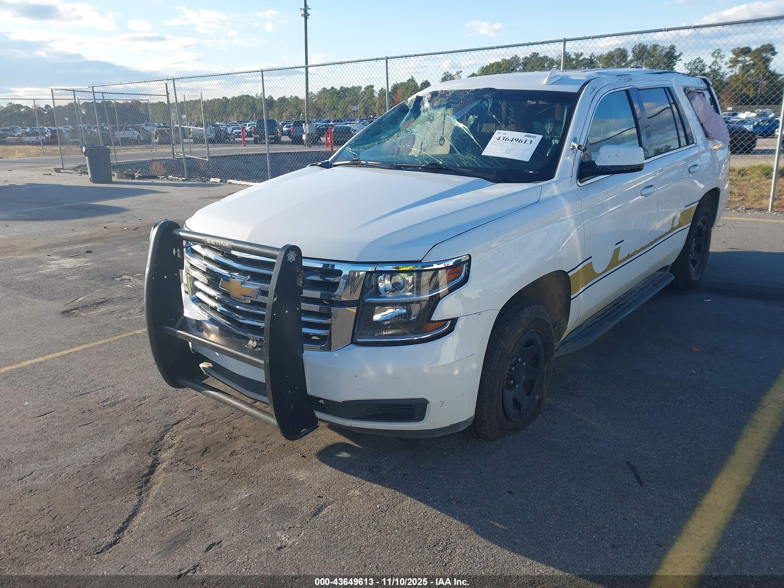 CHEVROLET TAHOE image 2