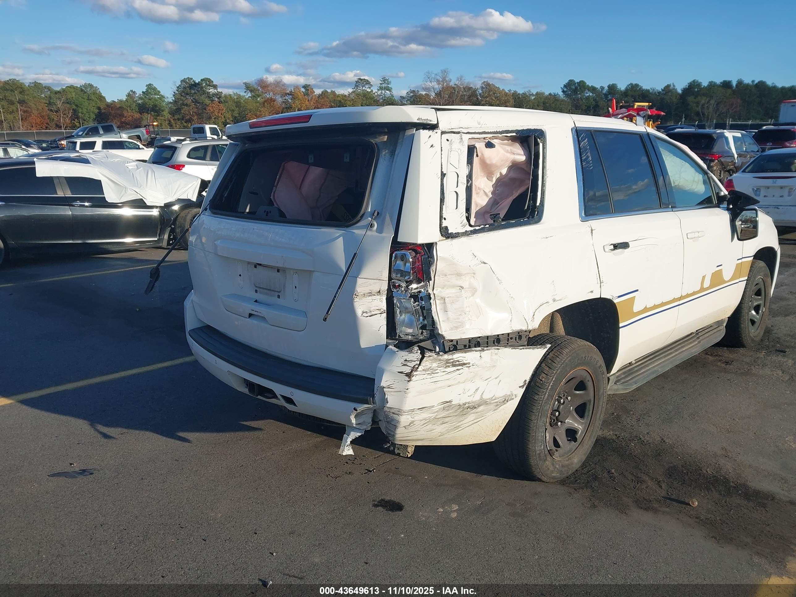 CHEVROLET TAHOE image 4