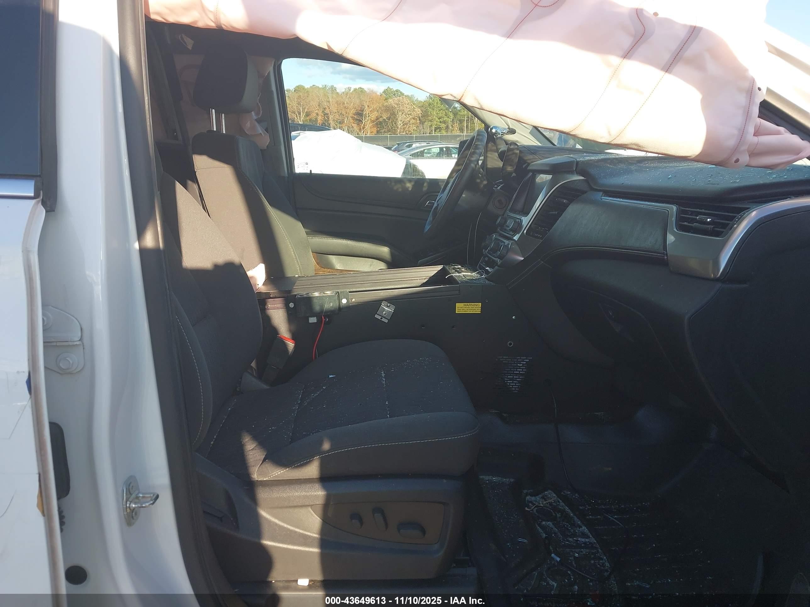 CHEVROLET TAHOE image 5