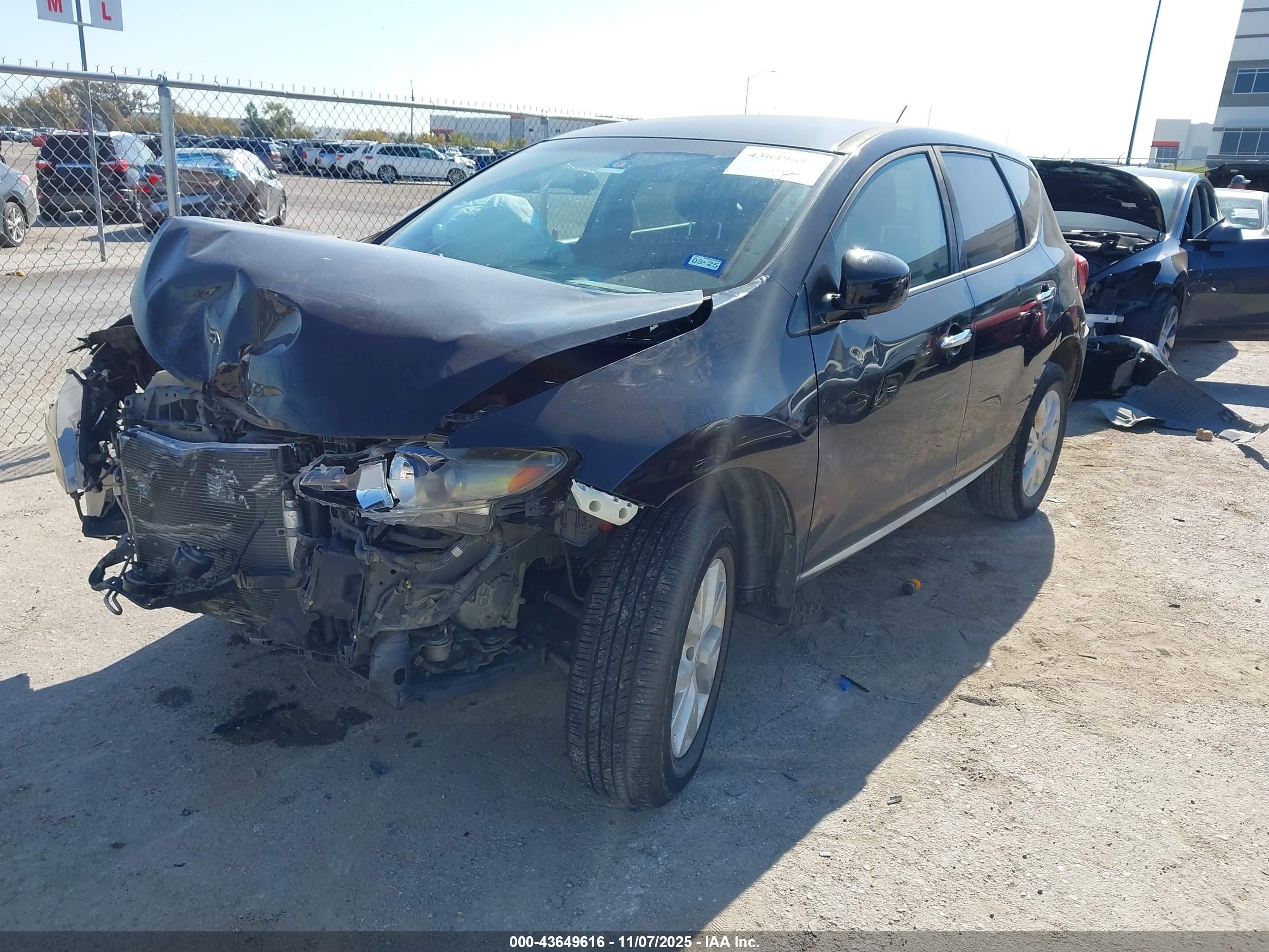 NISSAN MURANO image 2