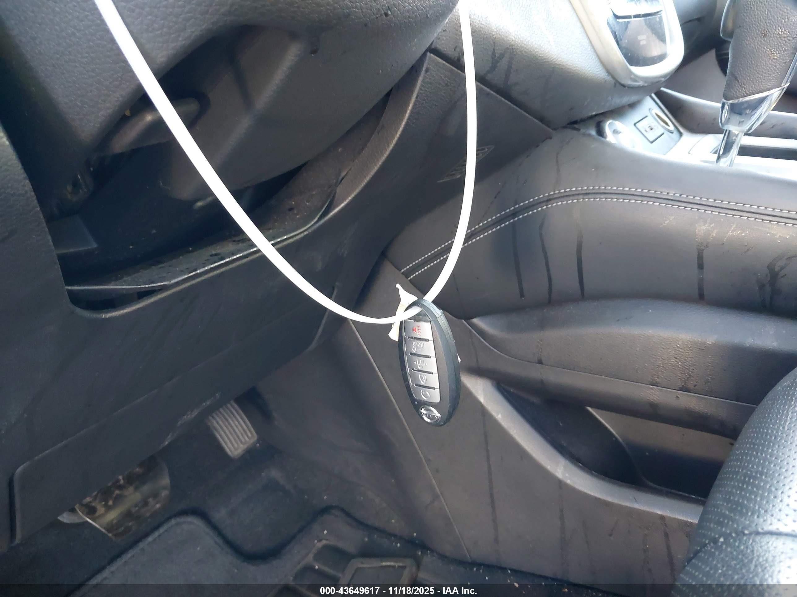 NISSAN MURANO image 11