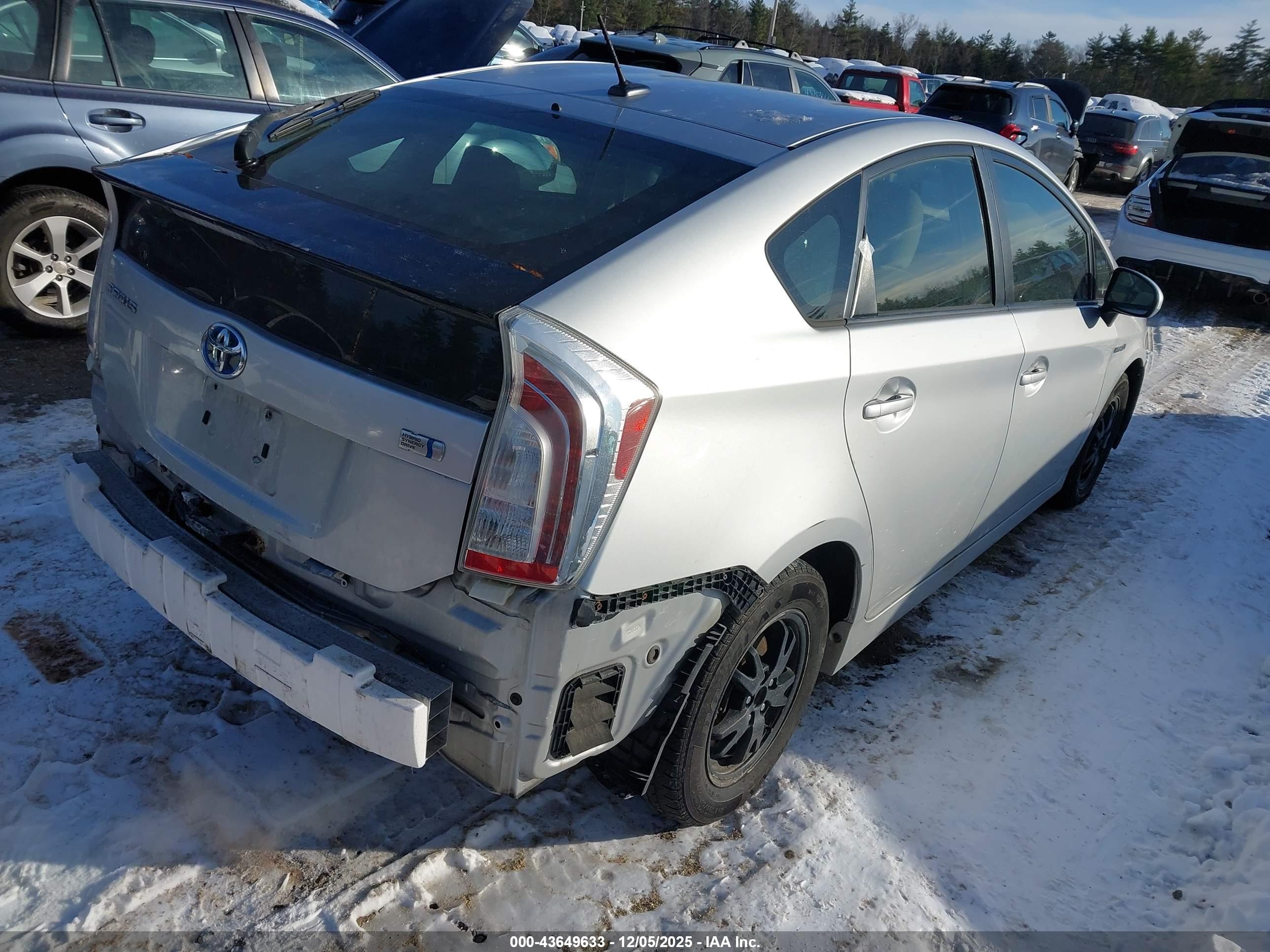 TOYOTA PRIUS image 4