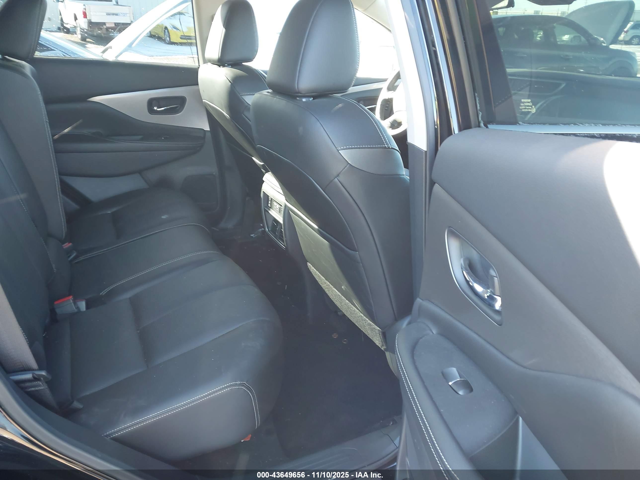 NISSAN MURANO image 8