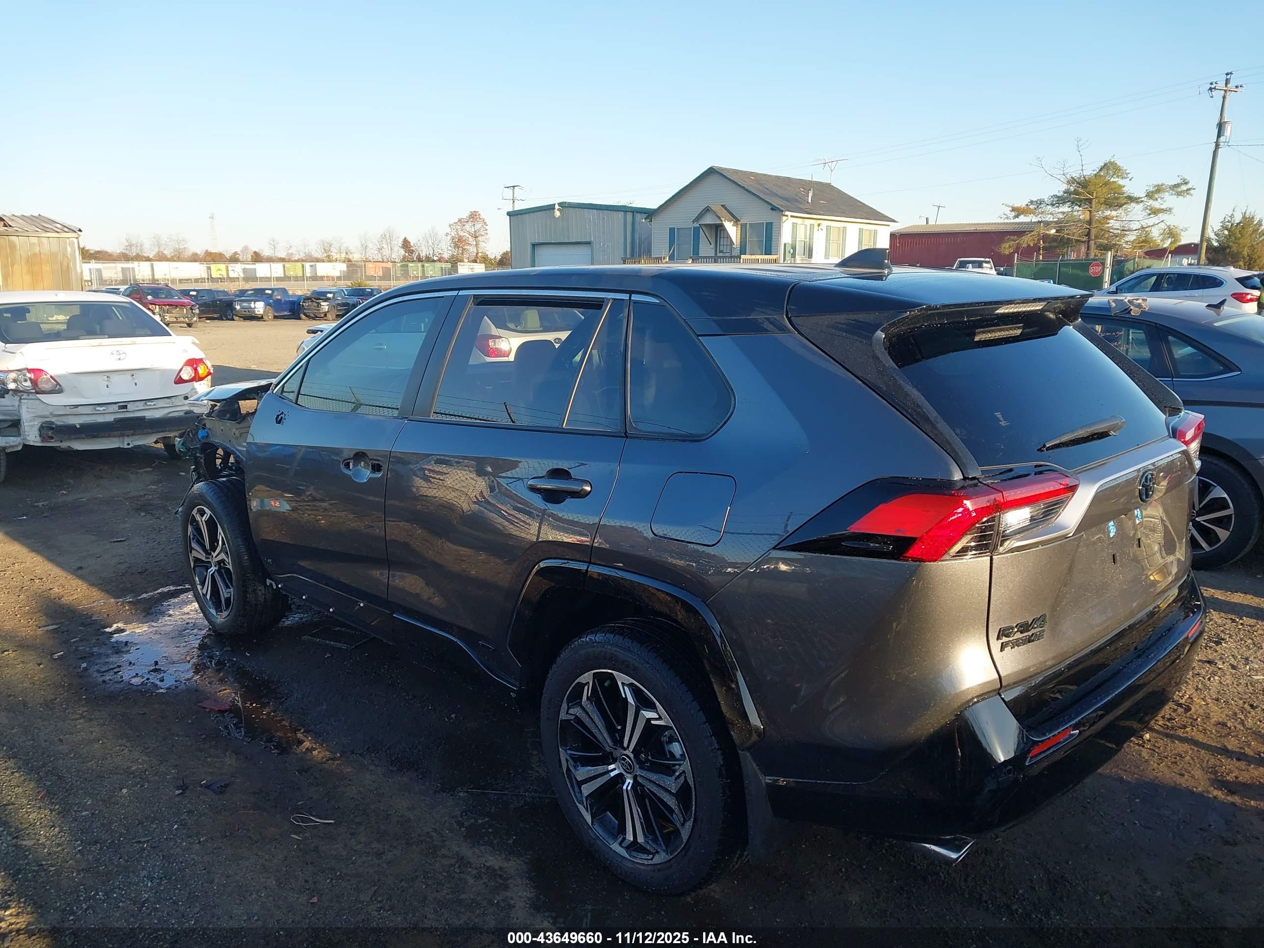 TOYOTA RAV4 image 3