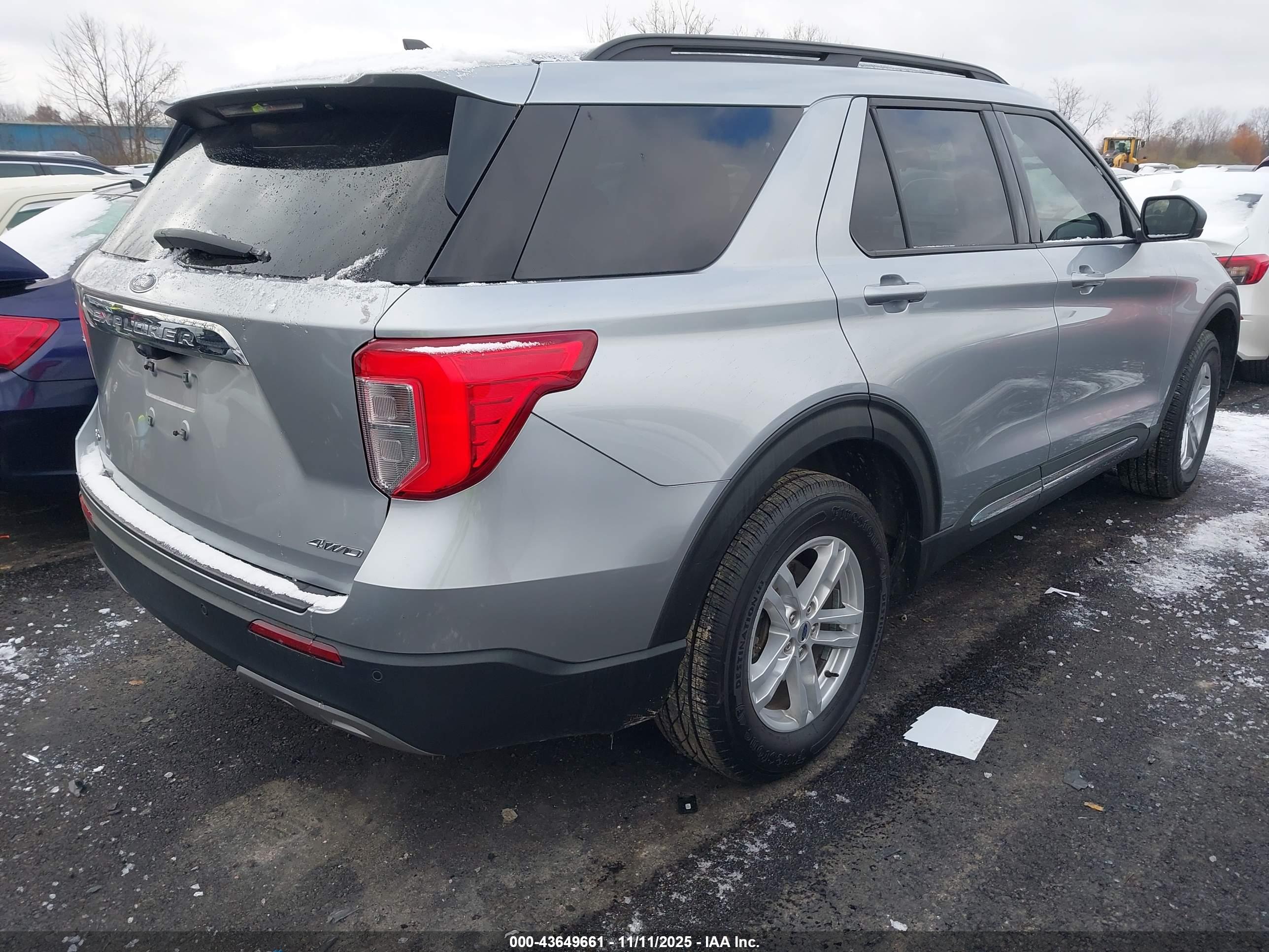 FORD EXPLORER image 4