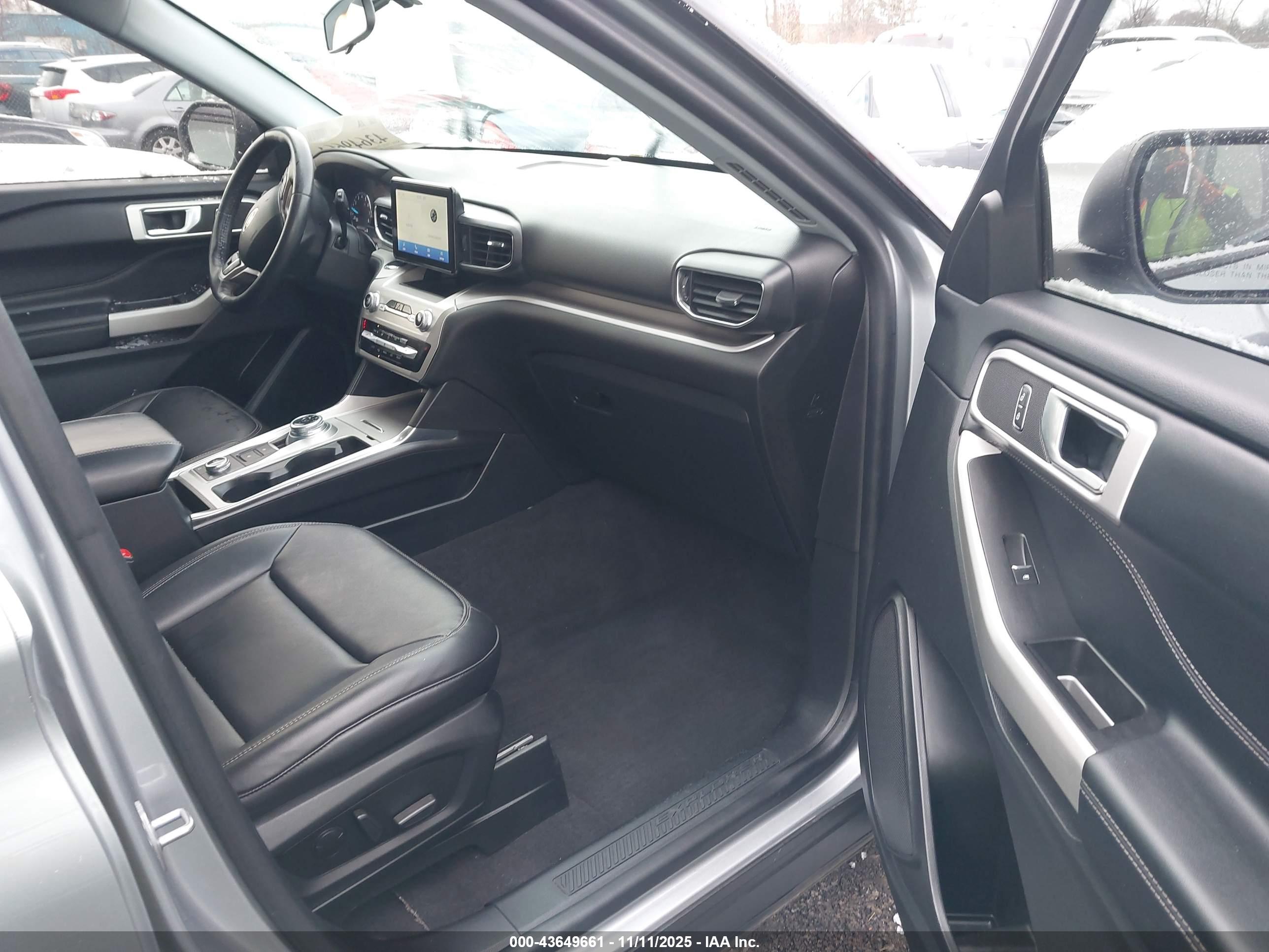 FORD EXPLORER image 5