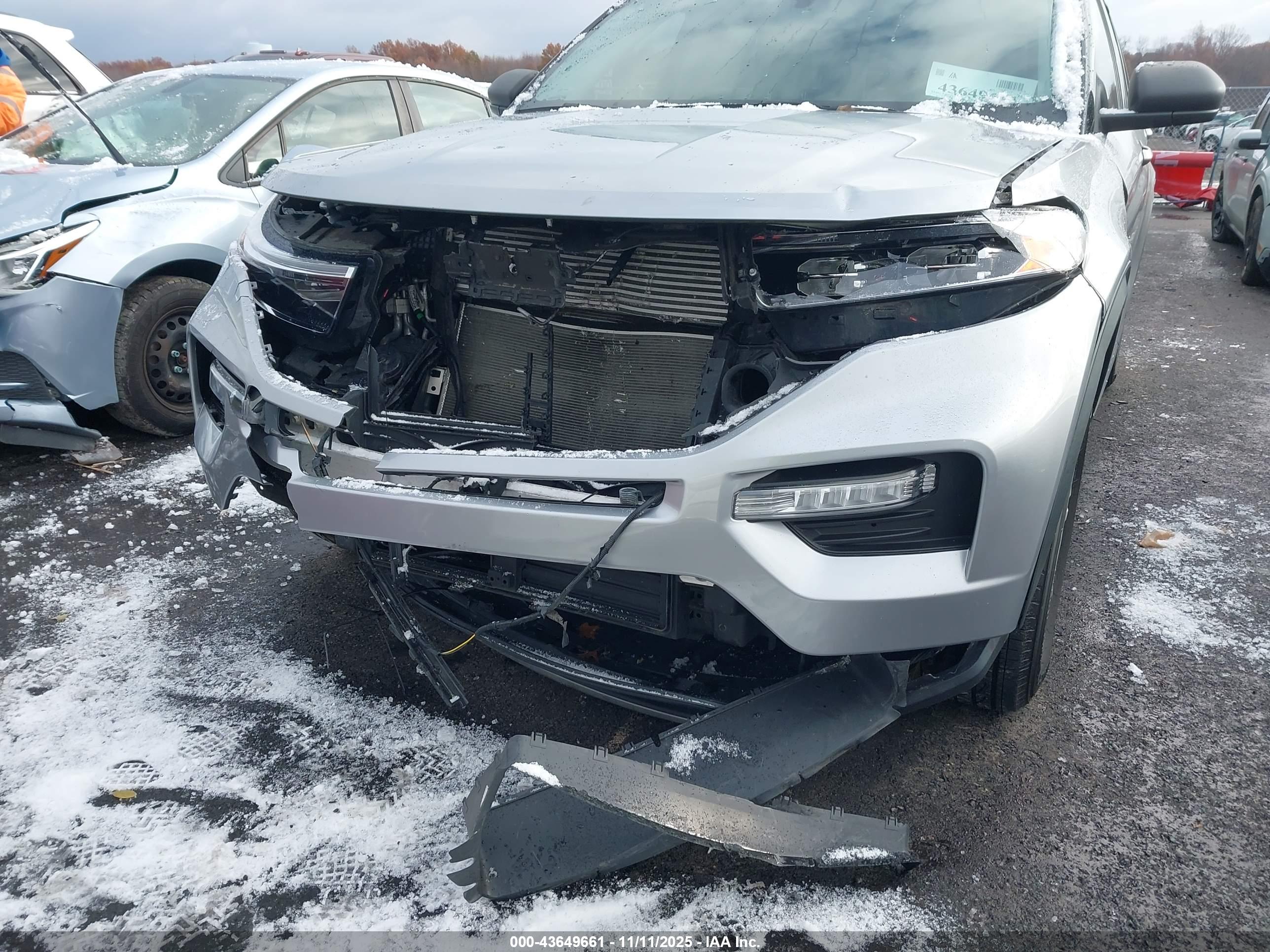 FORD EXPLORER image 6