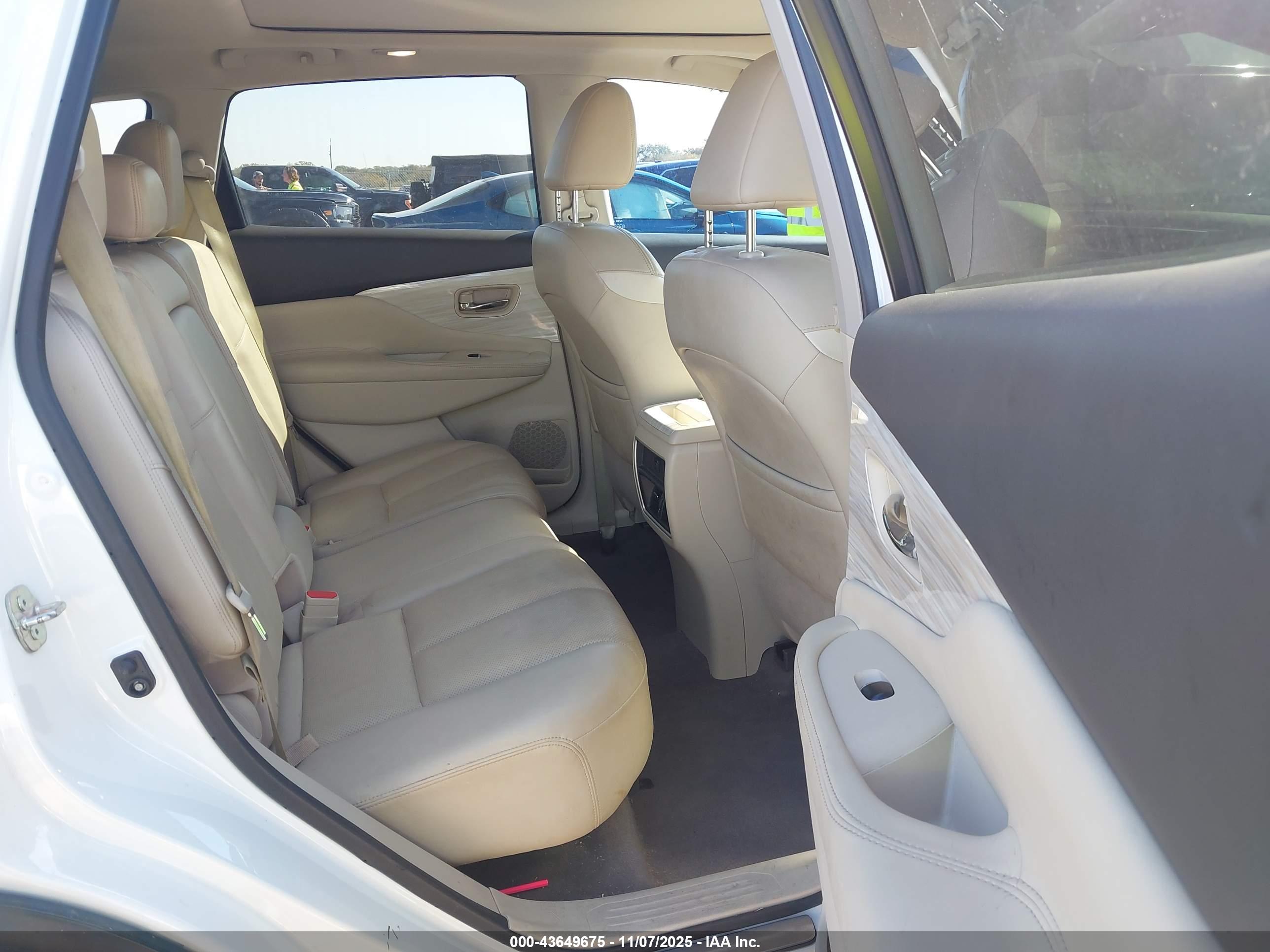 NISSAN MURANO image 8