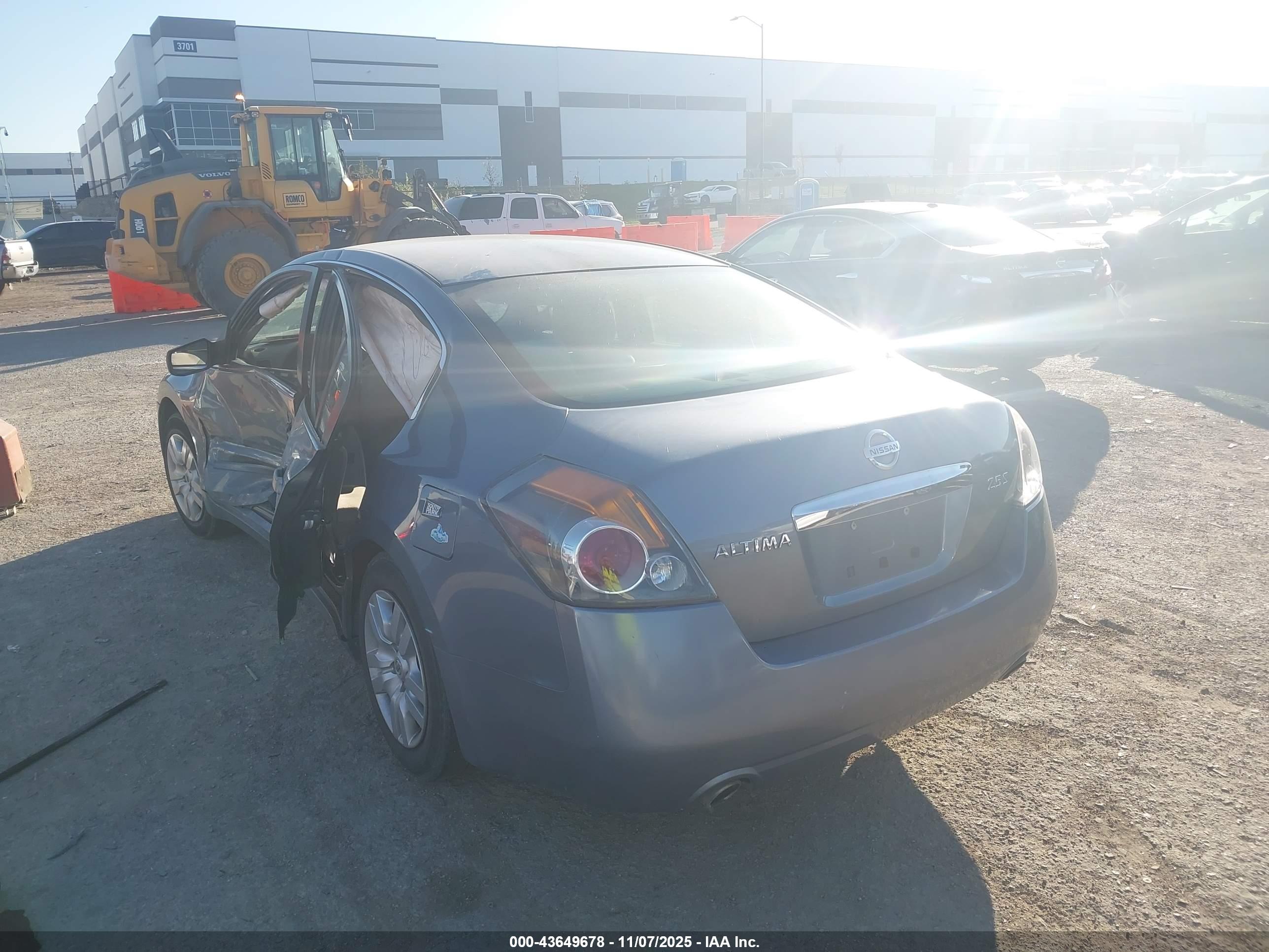 NISSAN ALTIMA image 3
