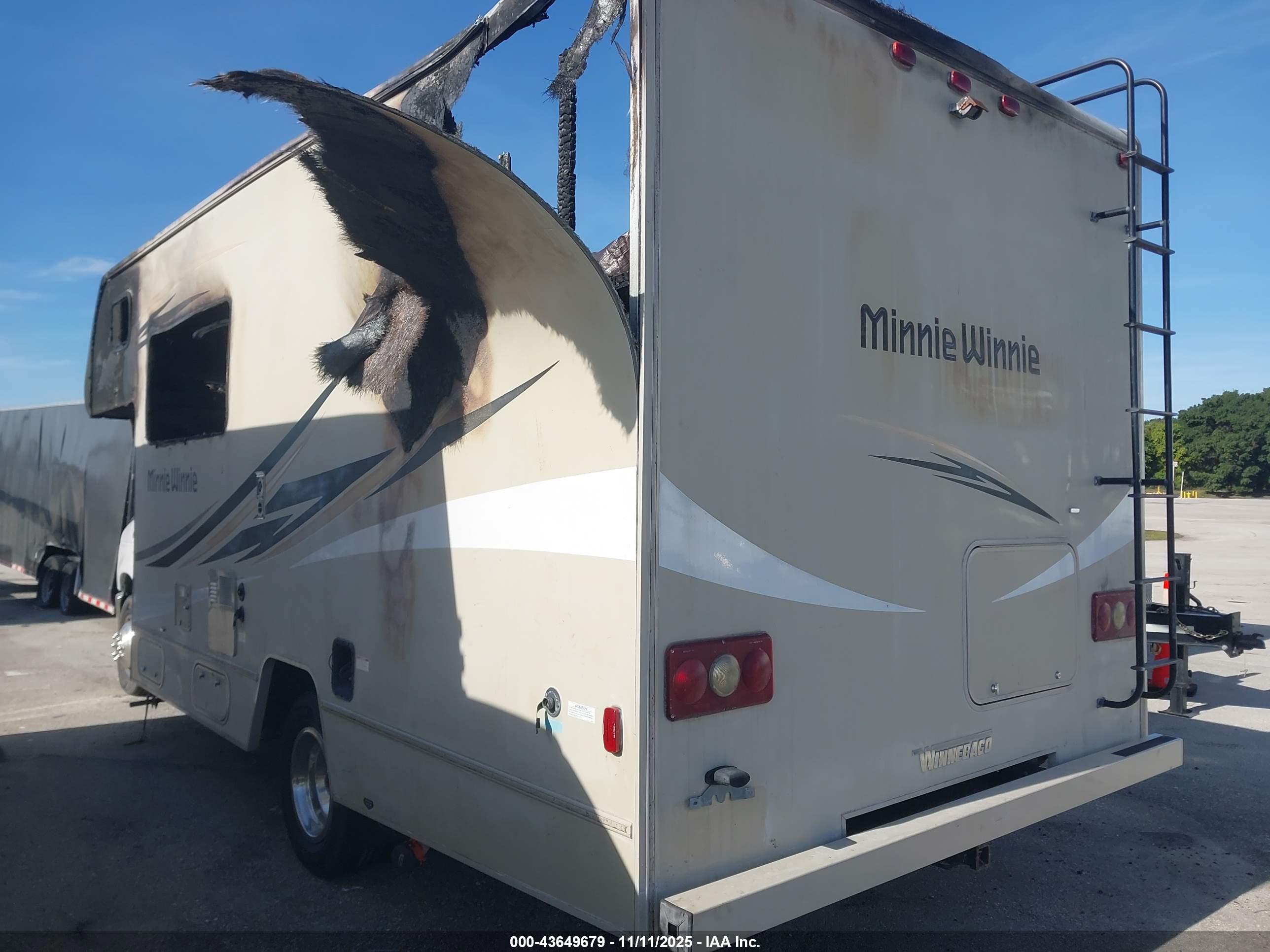 WINNEBAGO E-350 image 3