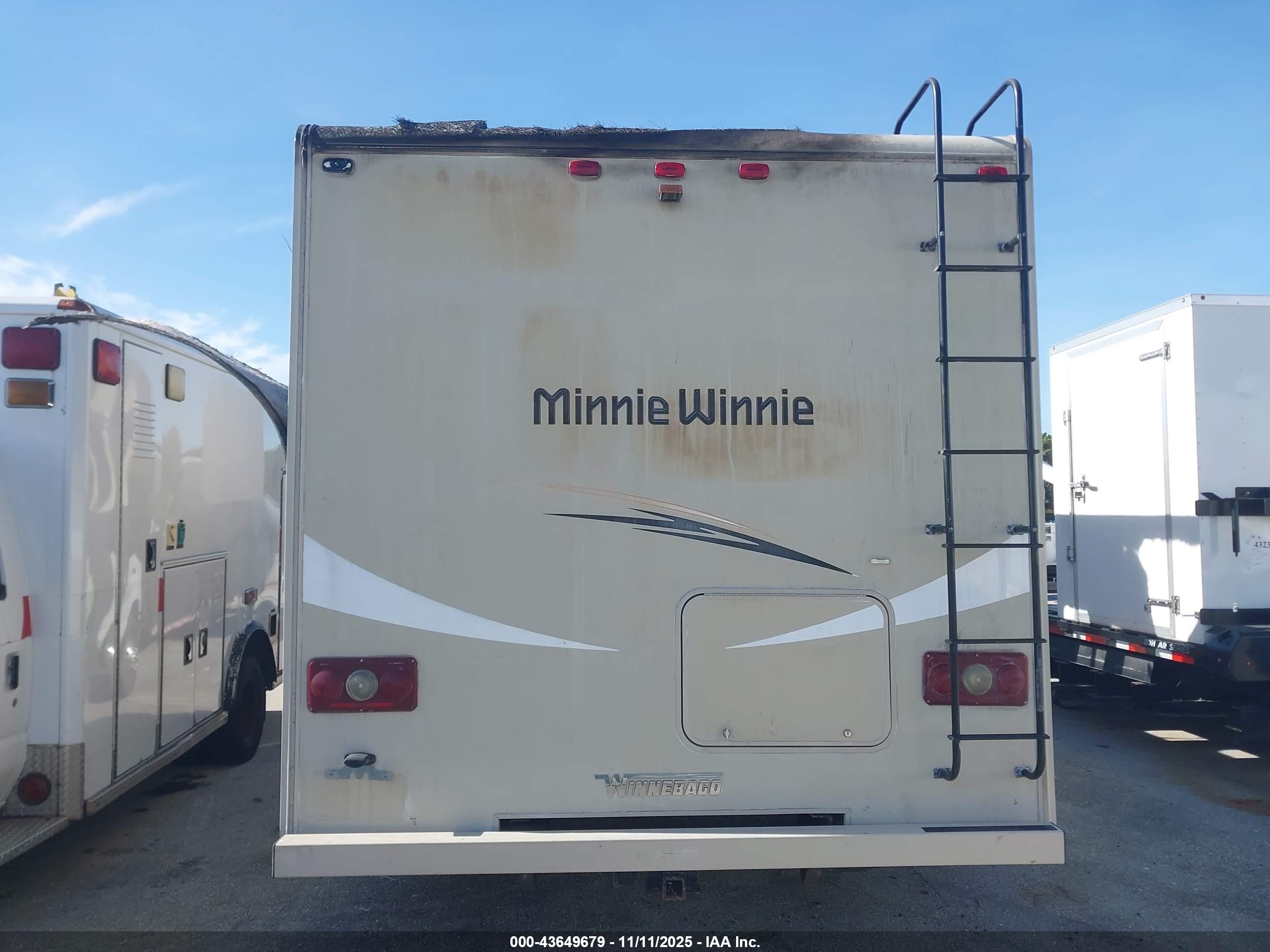 WINNEBAGO E-350 image 8