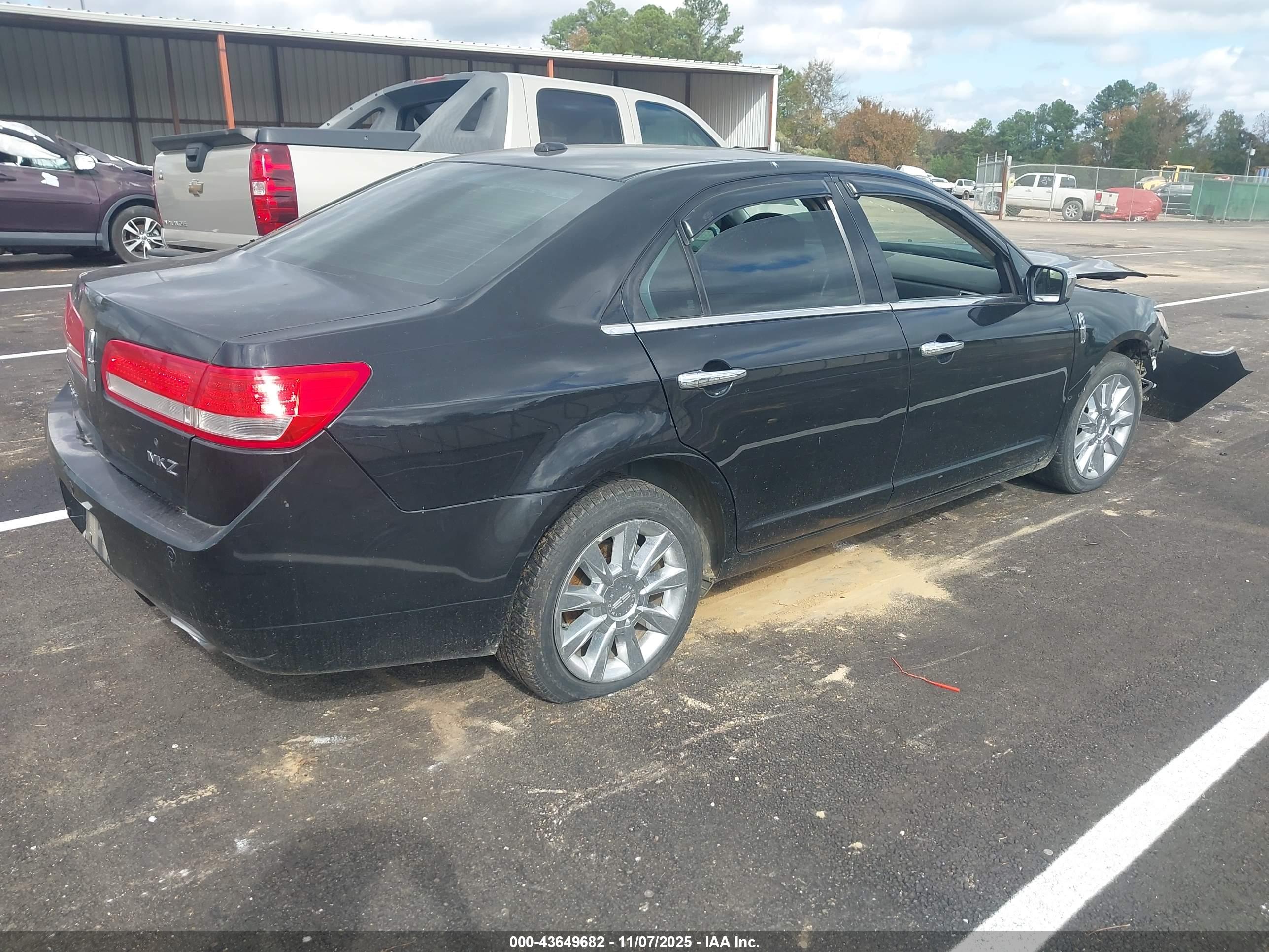 LINCOLN MKZ image 4