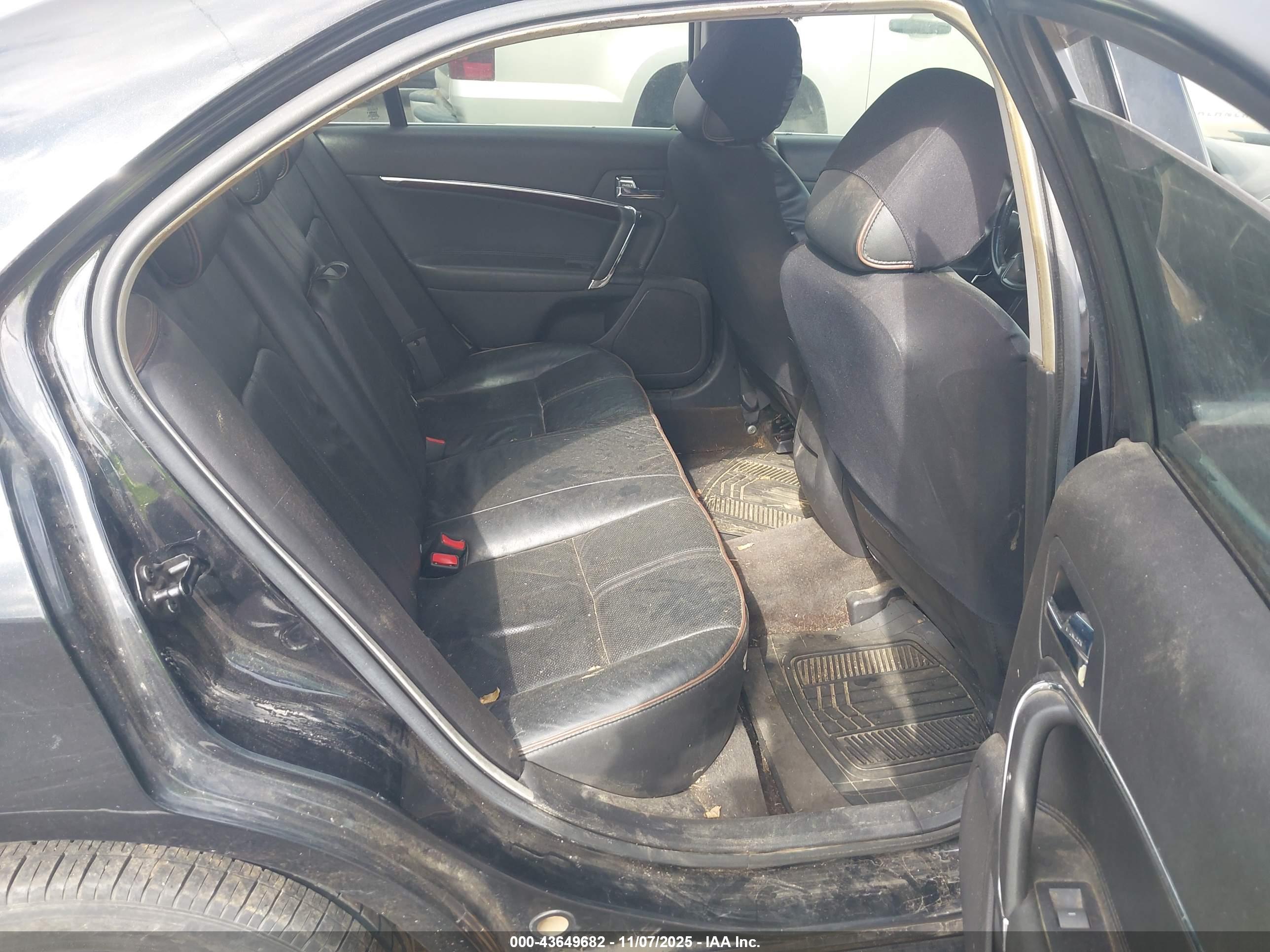 LINCOLN MKZ image 8