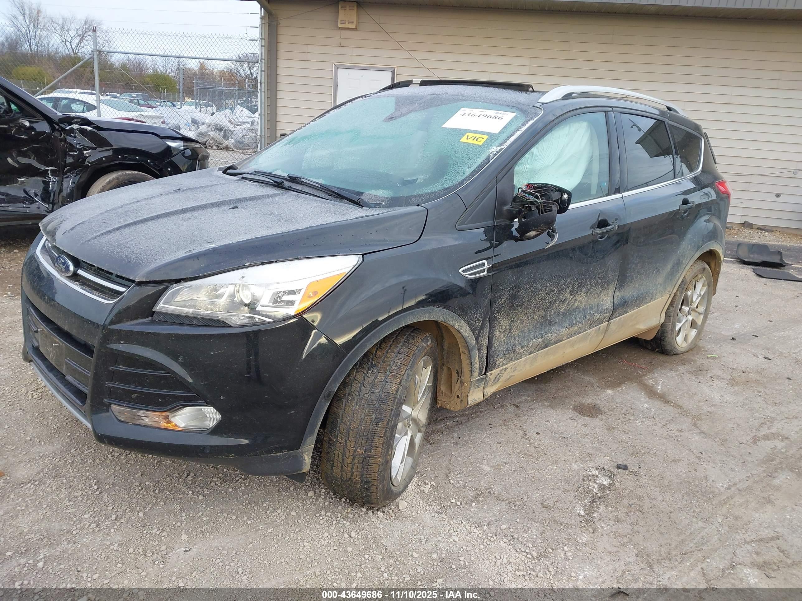 FORD ESCAPE image 2