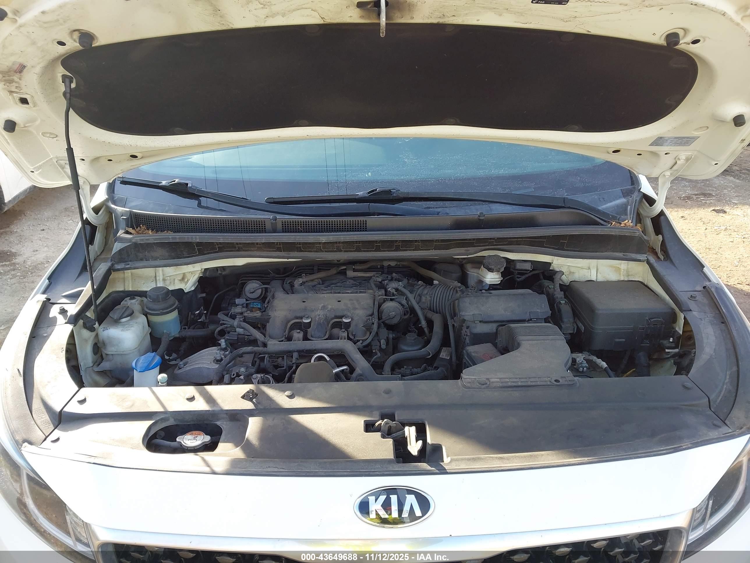 KIA SEDONA image 10