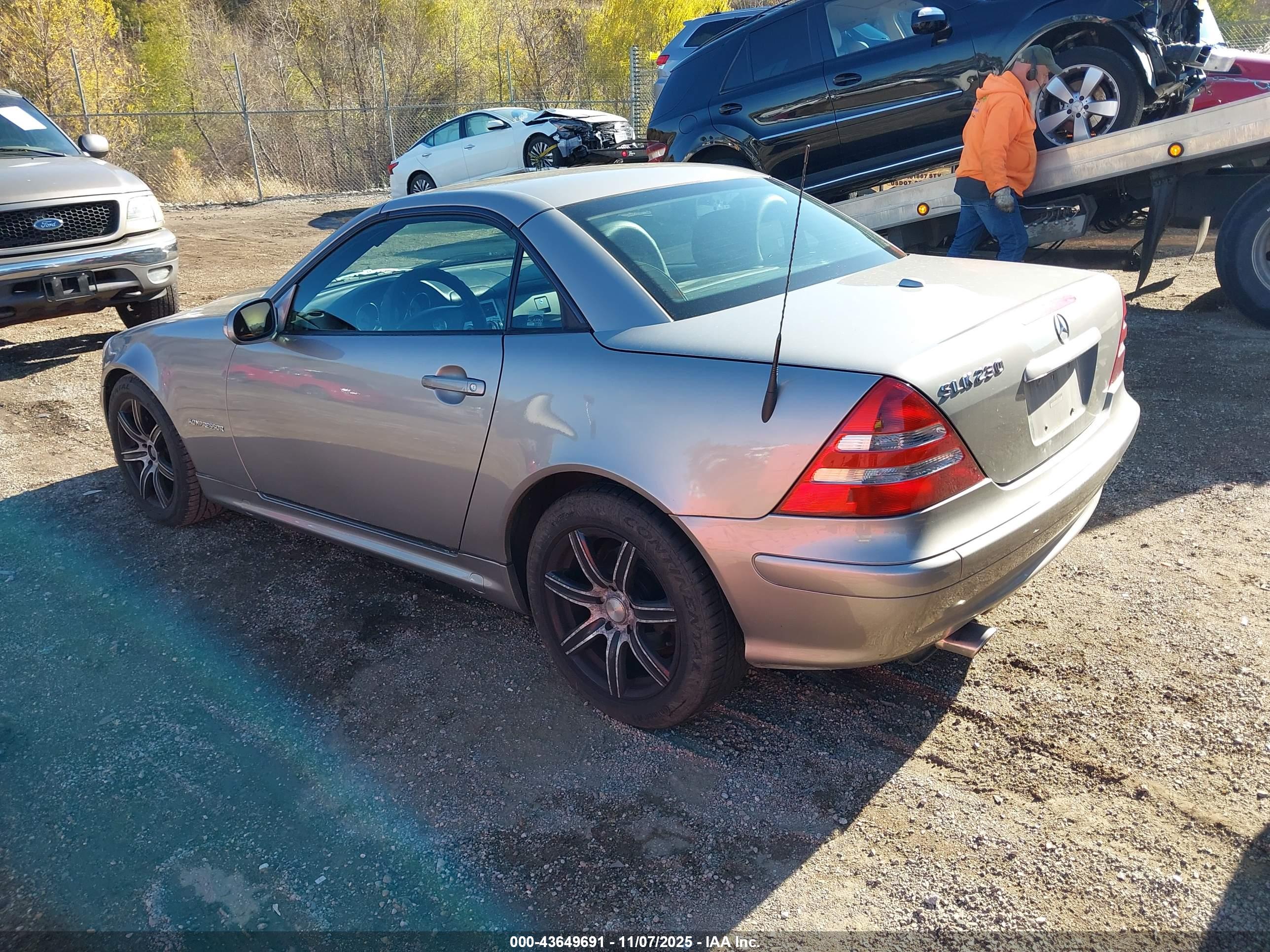 MERCEDES-BENZ SLK image 3