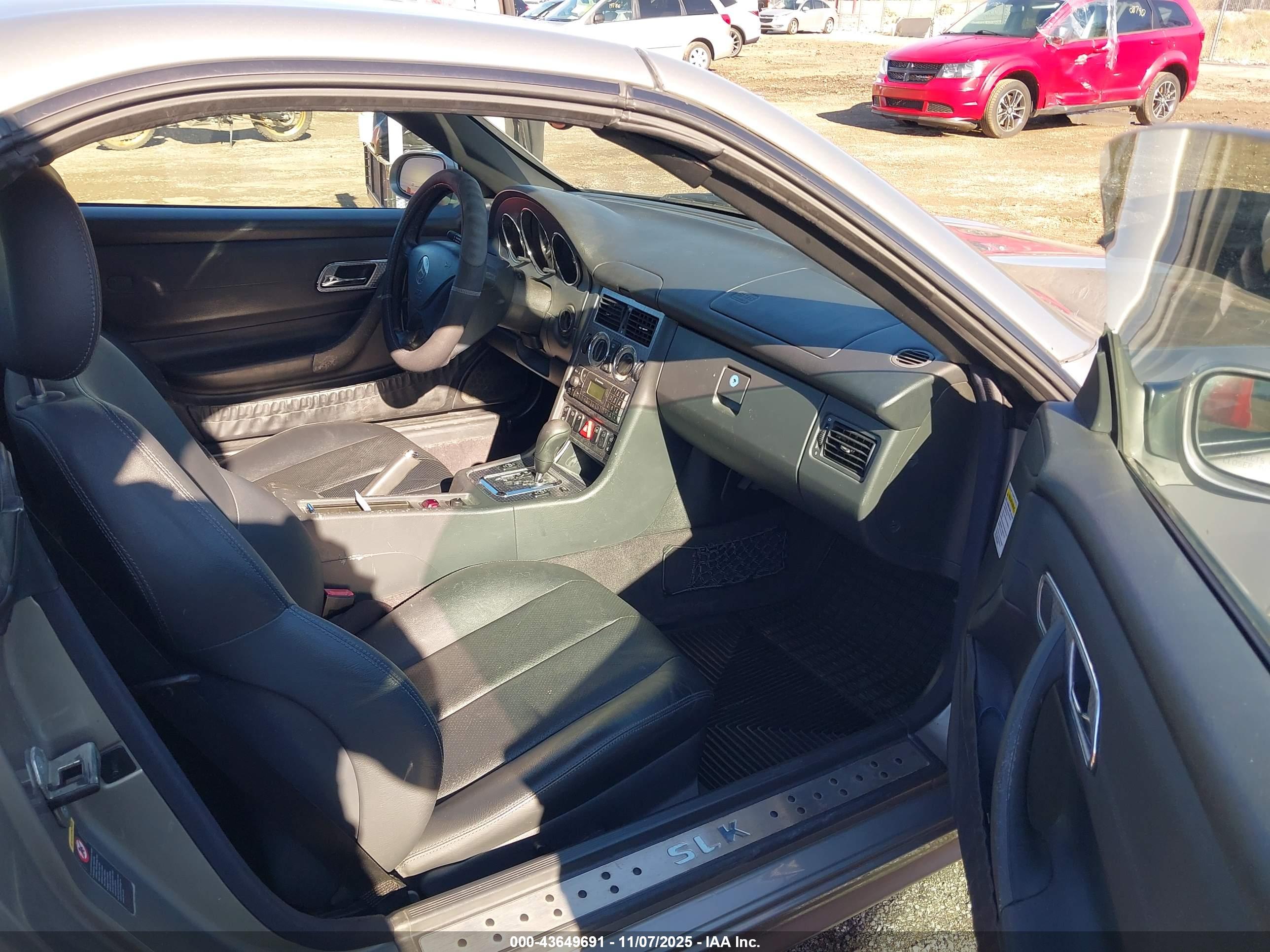 MERCEDES-BENZ SLK image 5