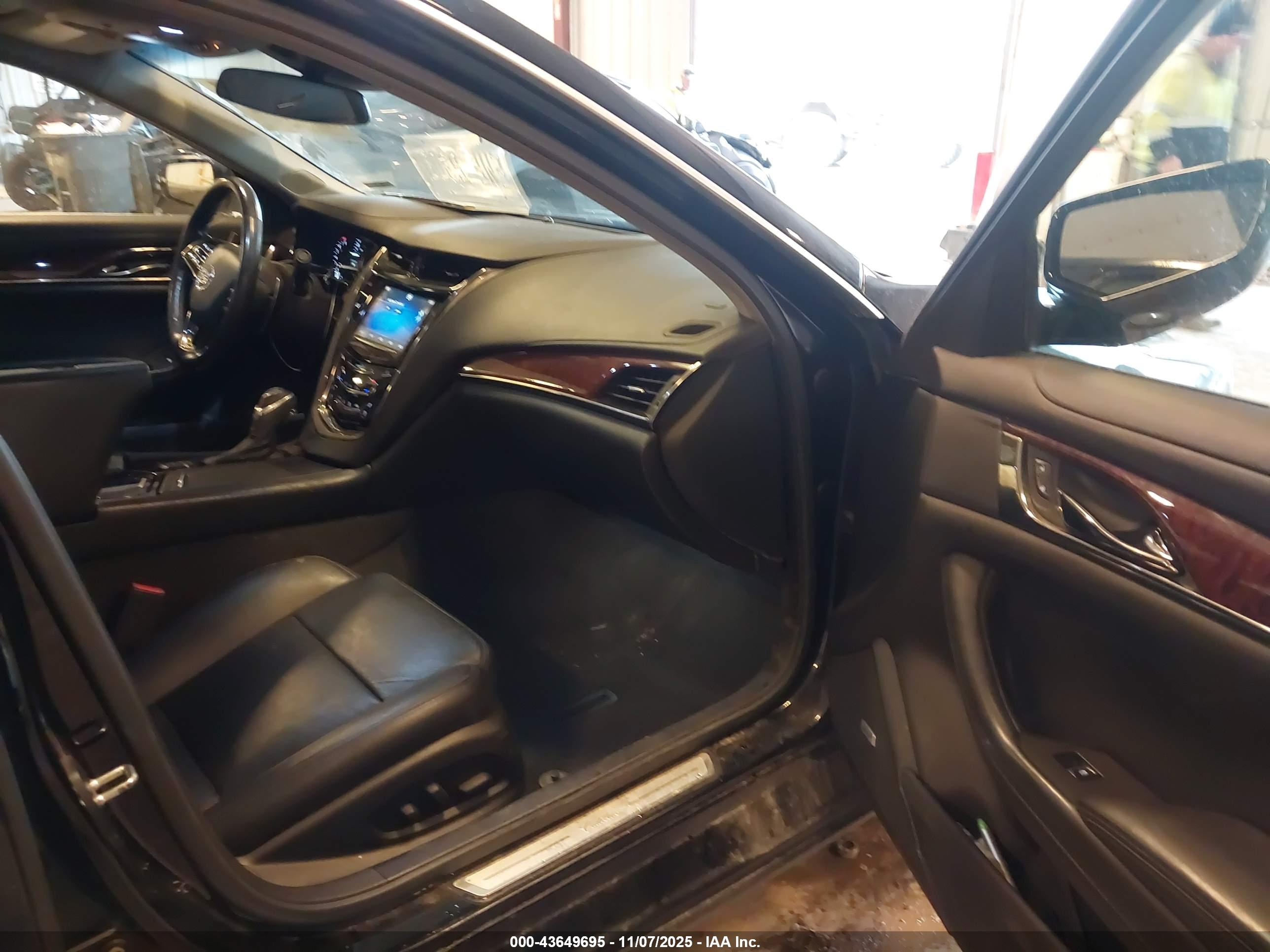 CADILLAC CTS image 5