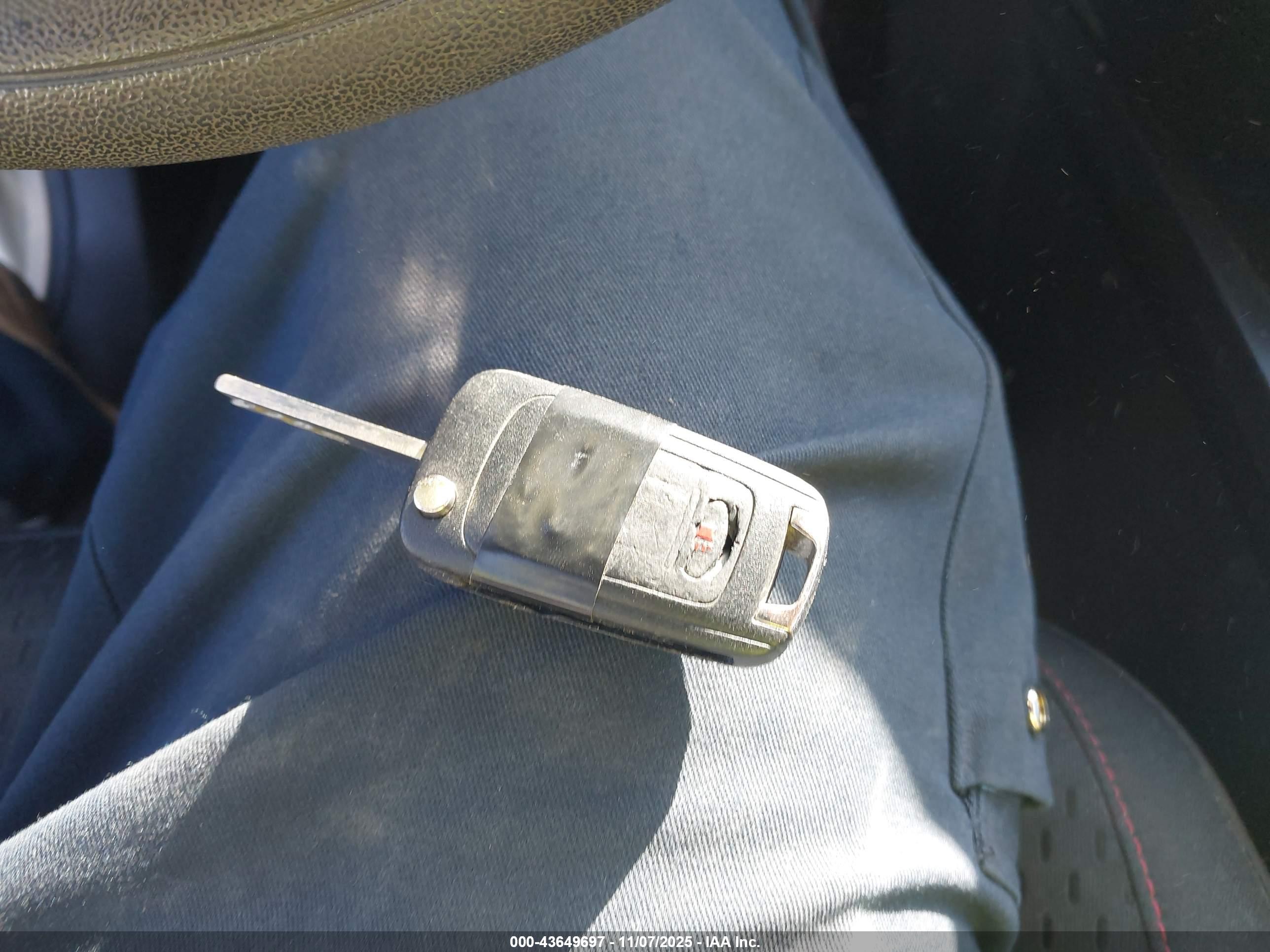CHEVROLET EQUINOX image 11