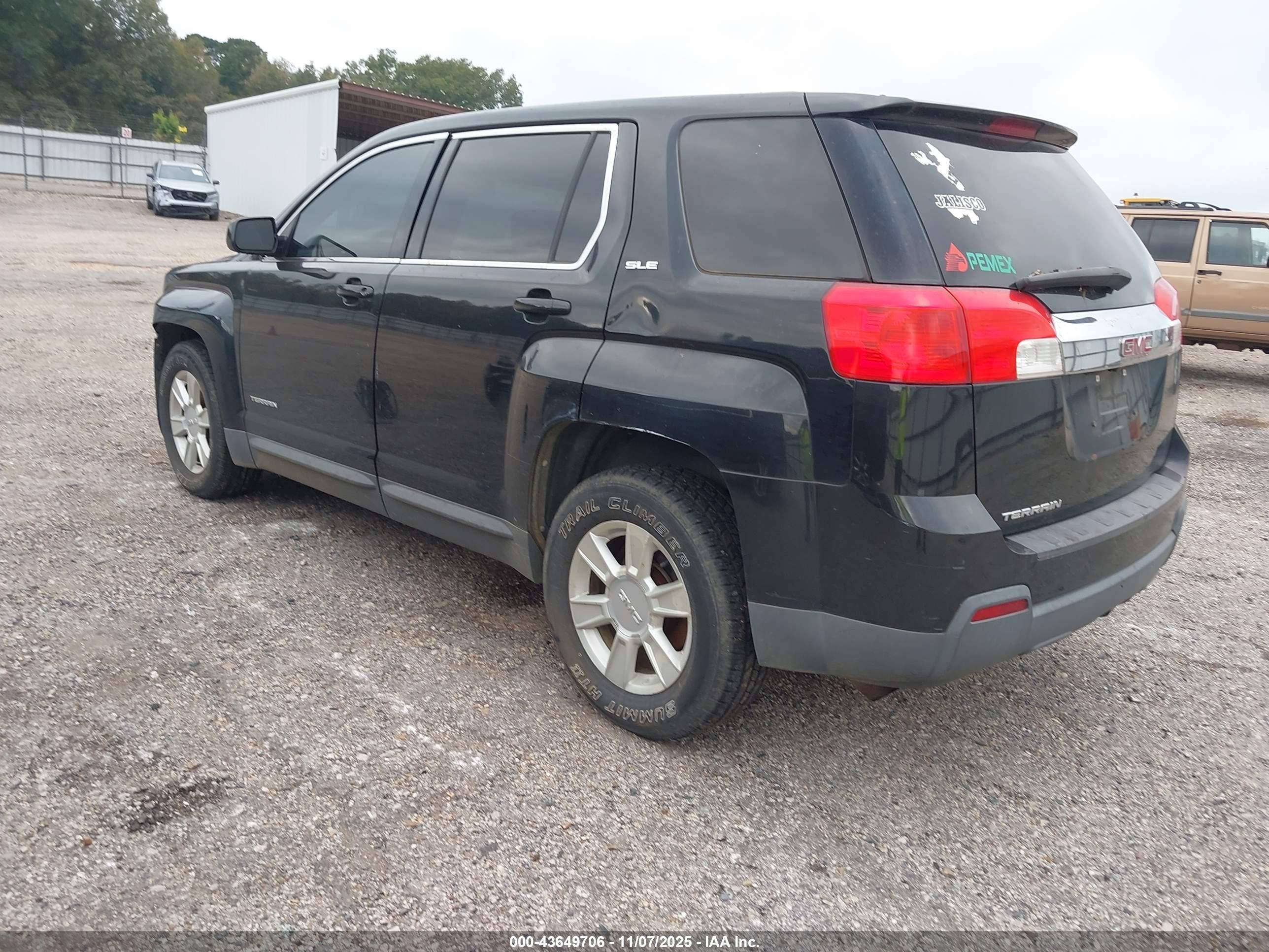GMC TERRAIN image 3