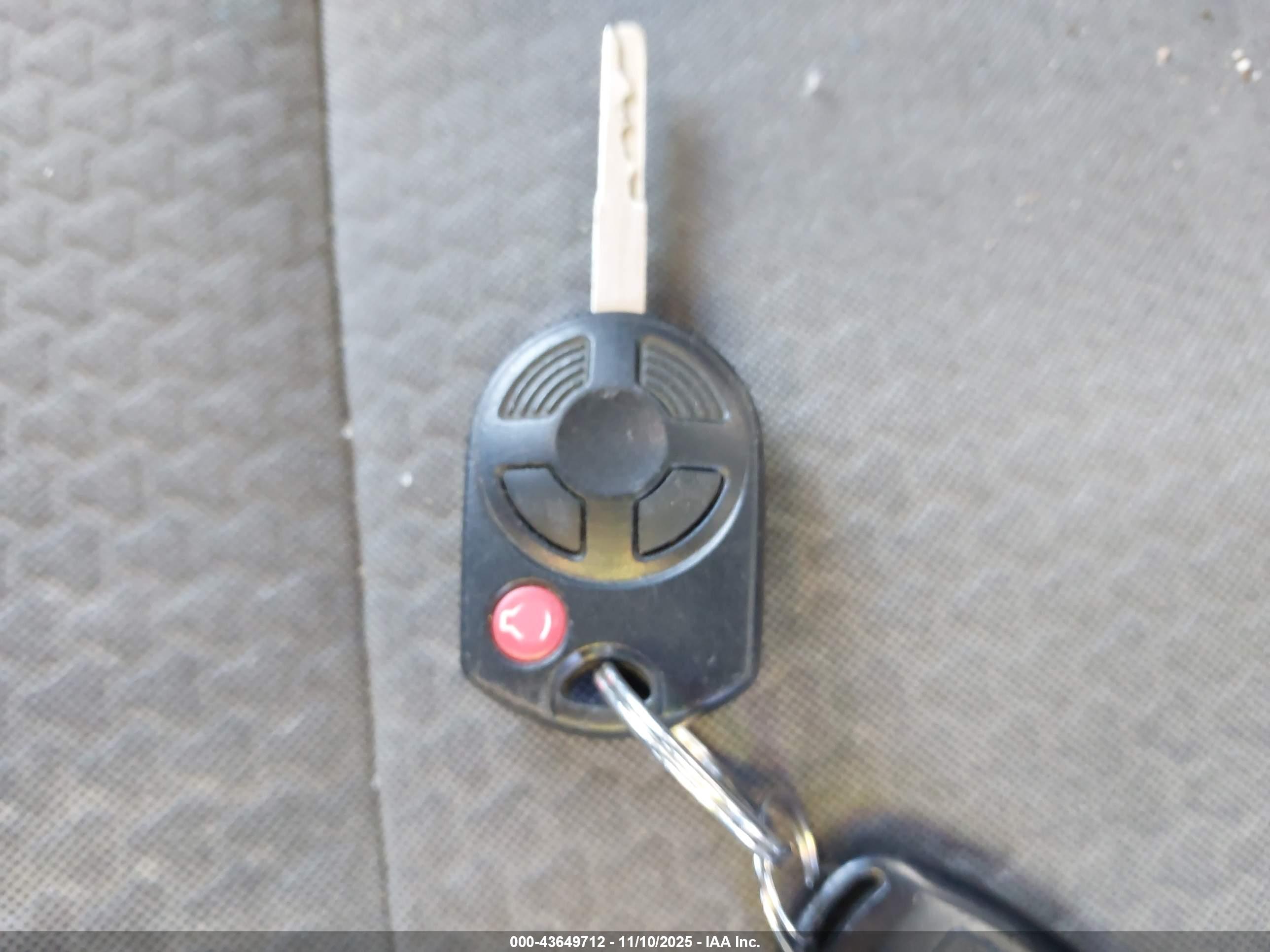 FORD ESCAPE image 11