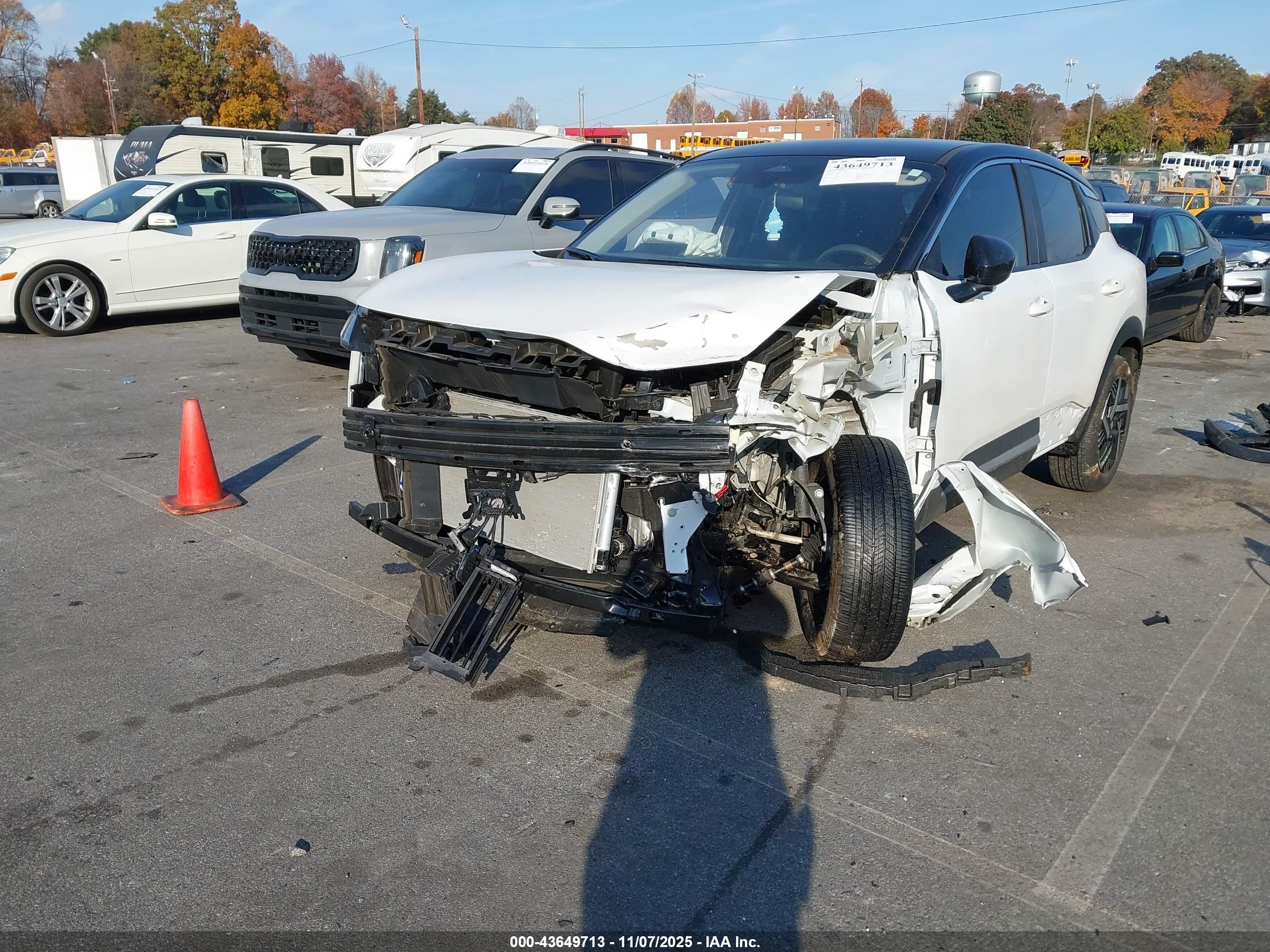 NISSAN KICKS image 2