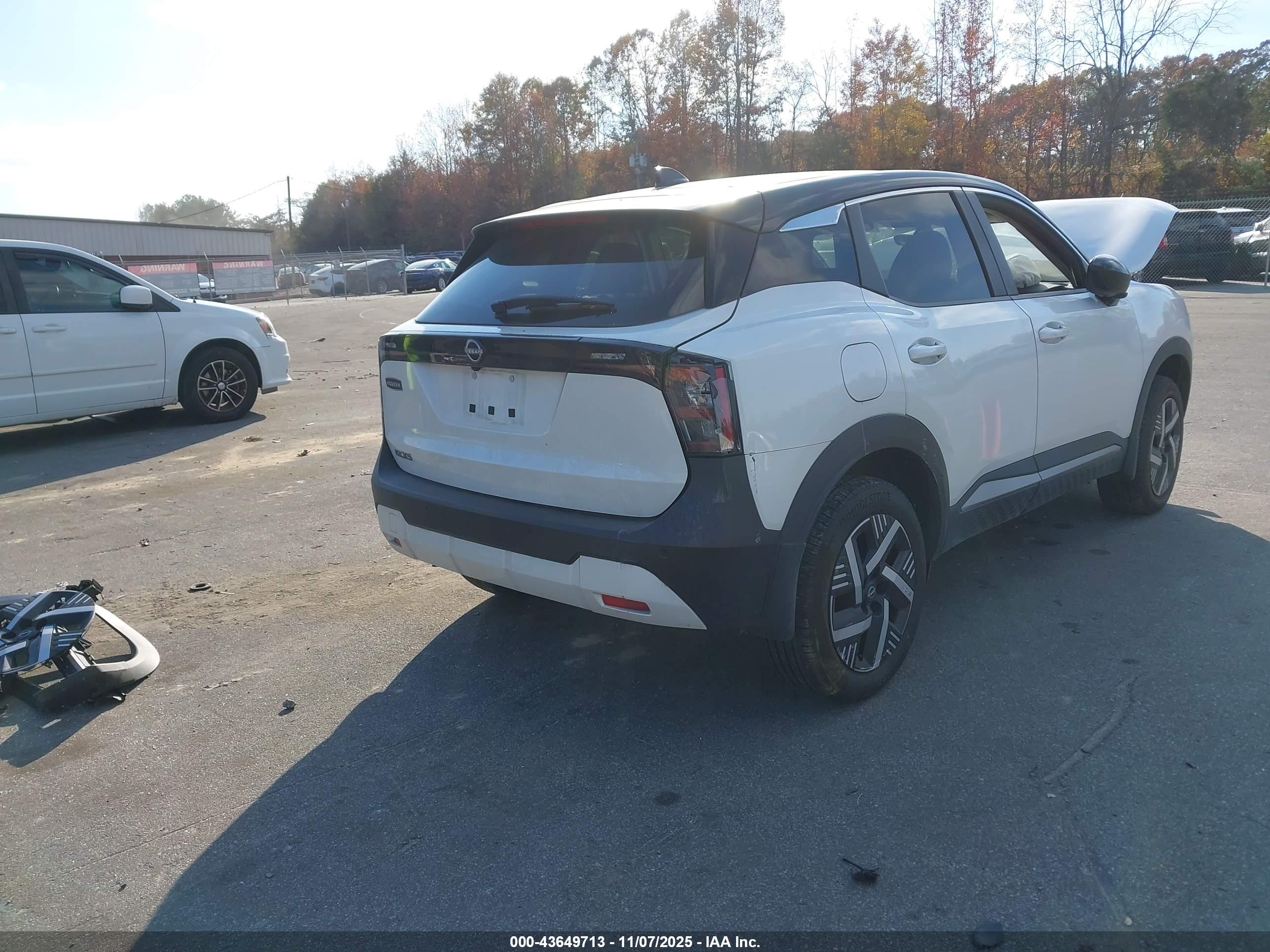 NISSAN KICKS image 4