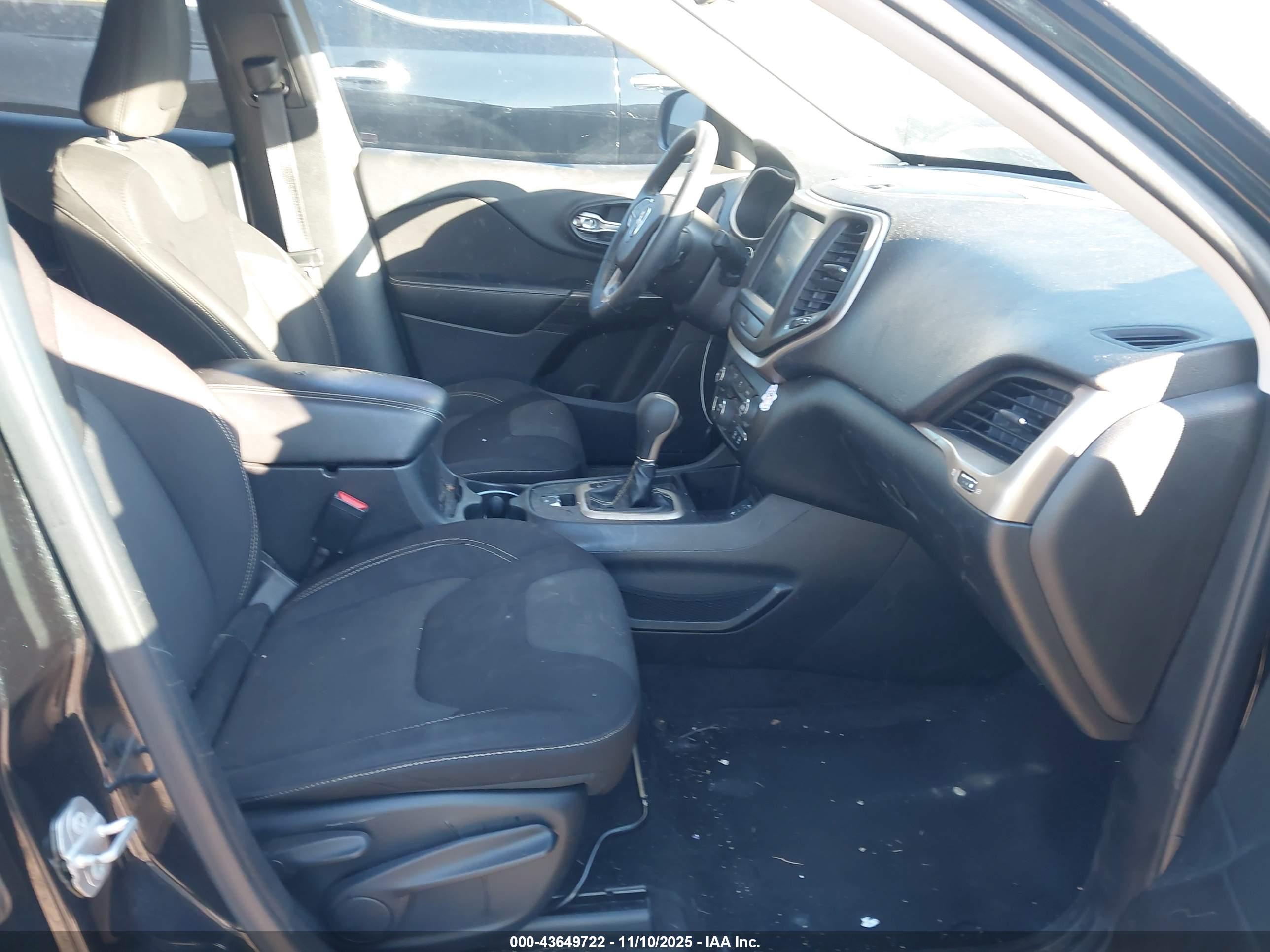 JEEP CHEROKEE image 5
